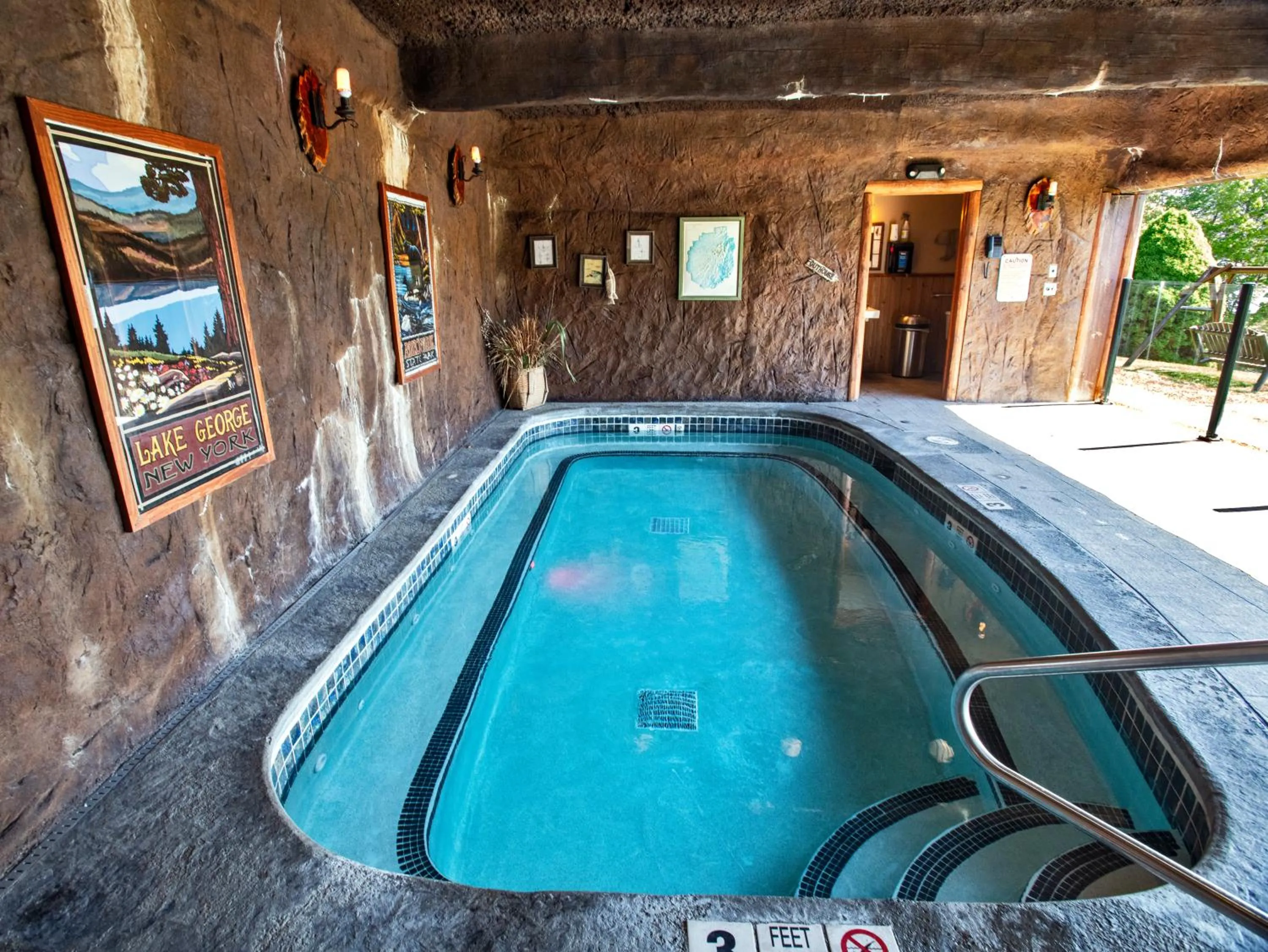 Hot Tub in The Lodges at Cresthaven