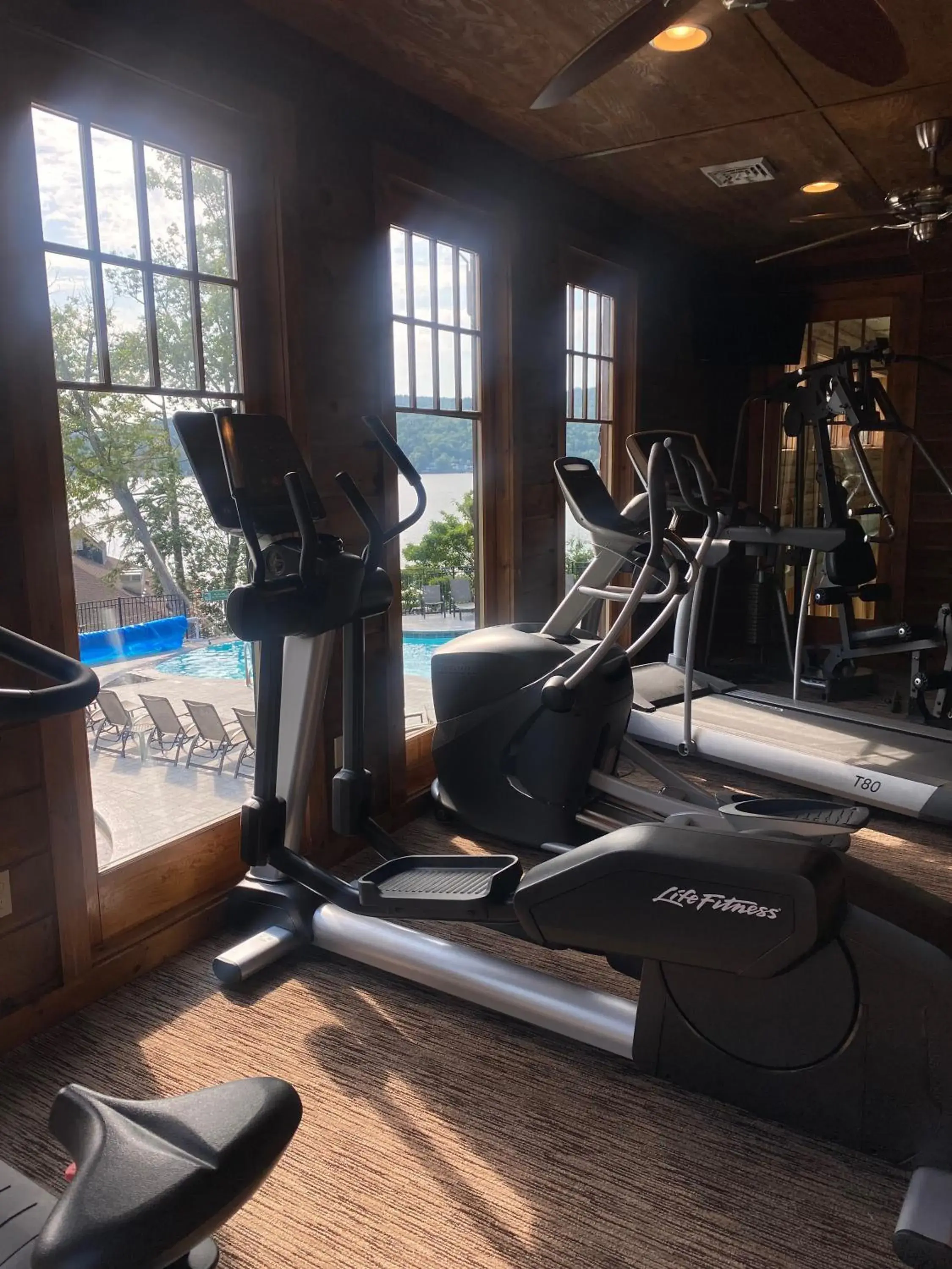Fitness centre/facilities in The Lodges at Cresthaven Fitness centre/facilities in The Lodges at Cresthaven