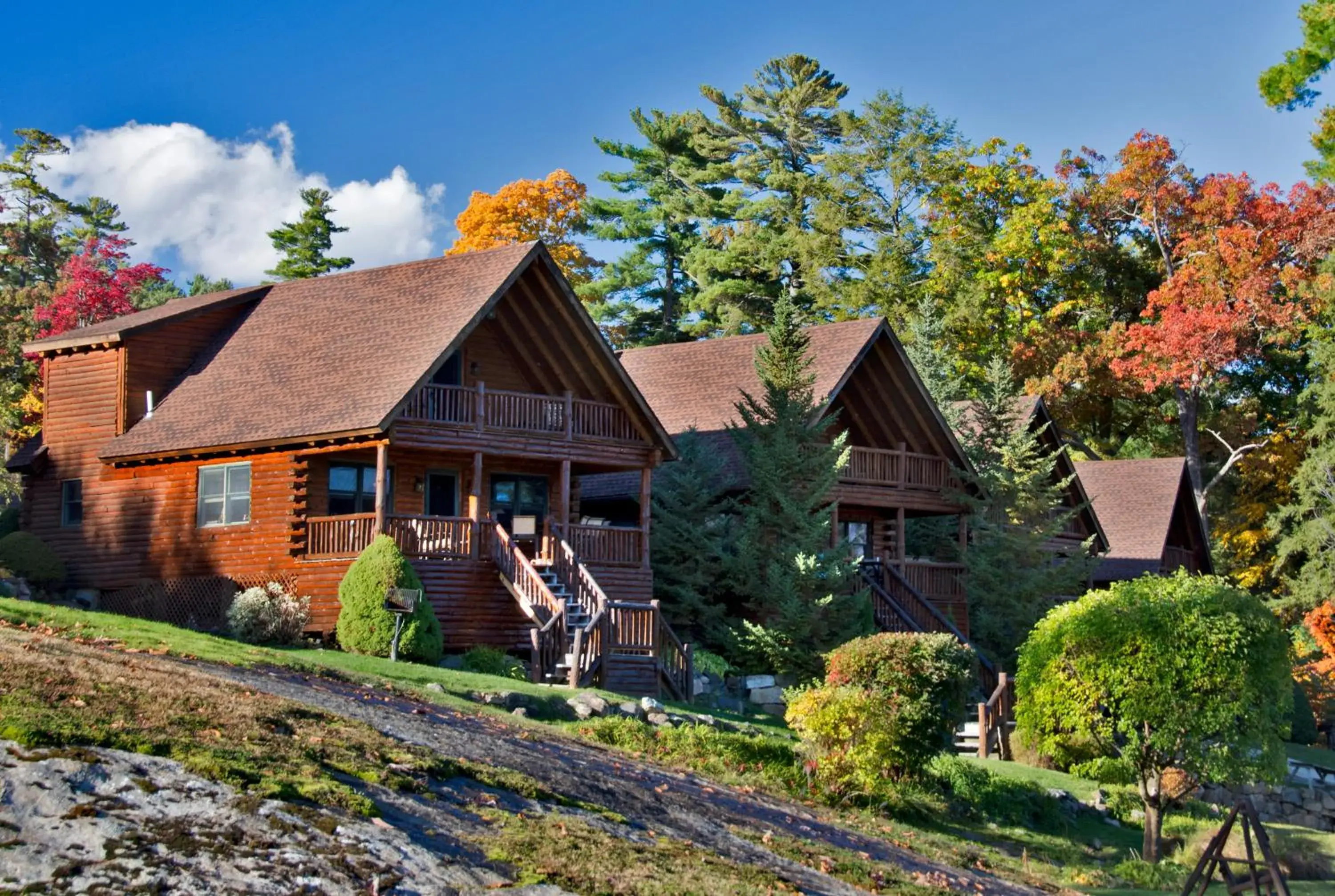 Property building in The Lodges at Cresthaven Property building in The Lodges at Cresthaven