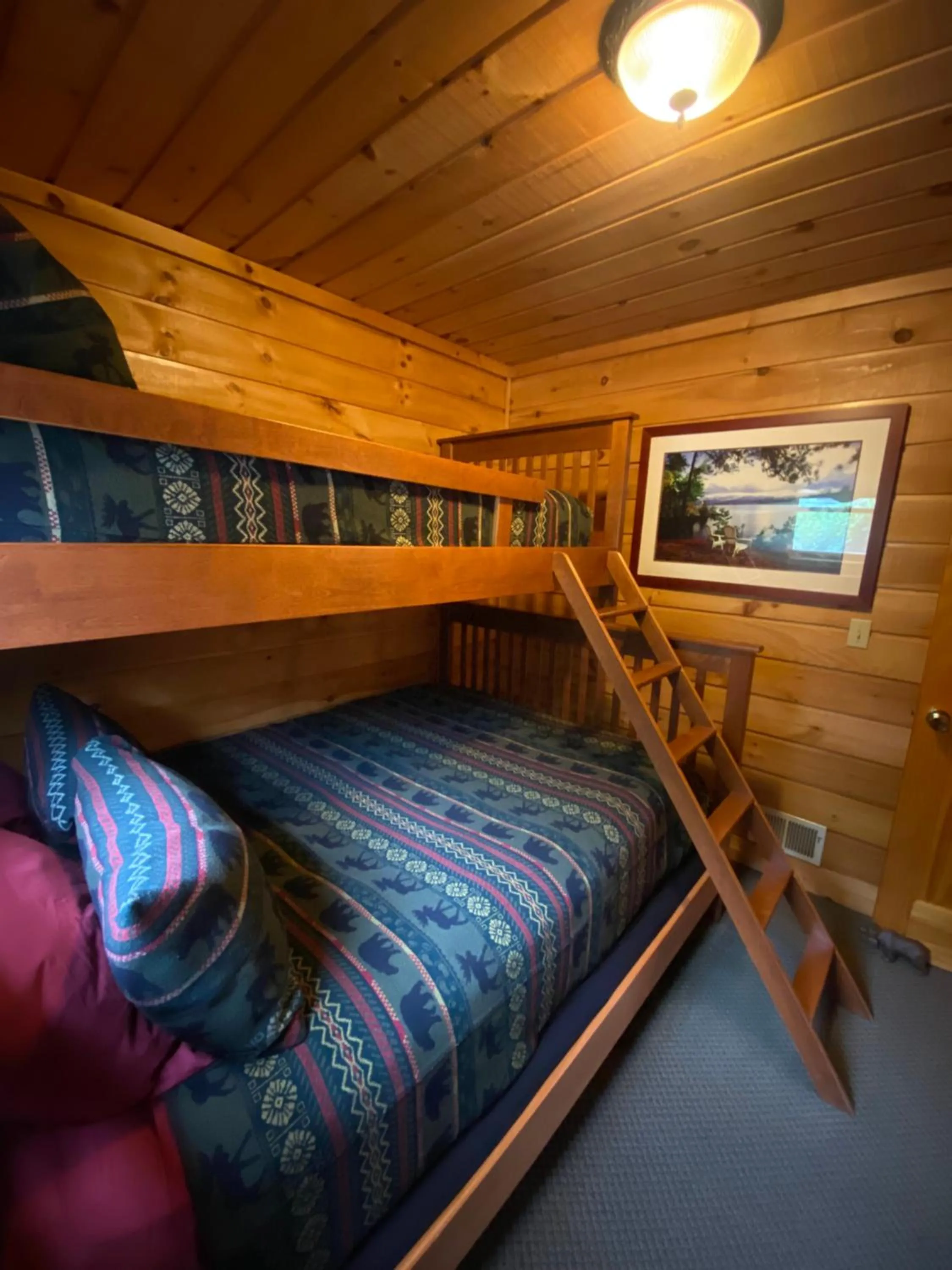 Bedroom, Bed in The Lodges at Cresthaven