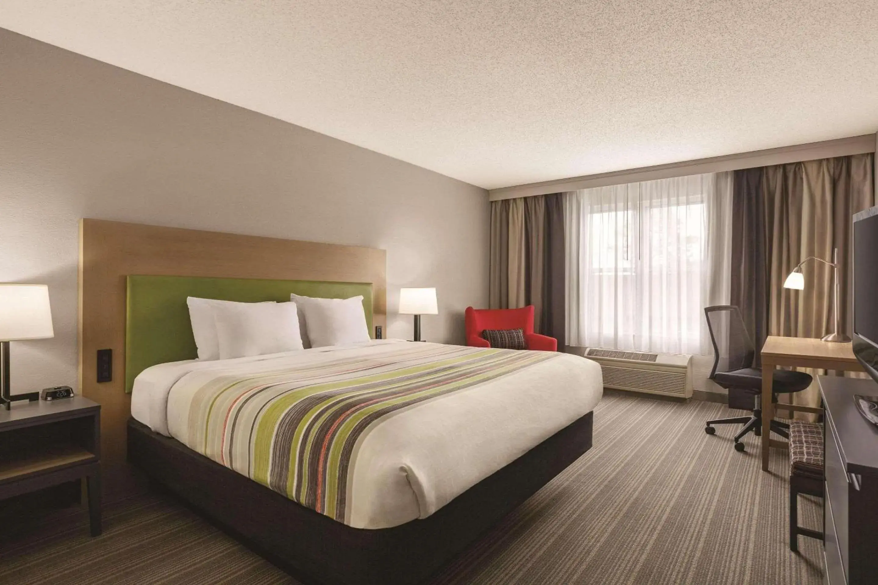 Bedroom, Bed in Country Inn & Suites by Radisson, Beaufort West, SC Bedroom, Bed in Country Inn & Suites by Radisson, Beaufort West, SC