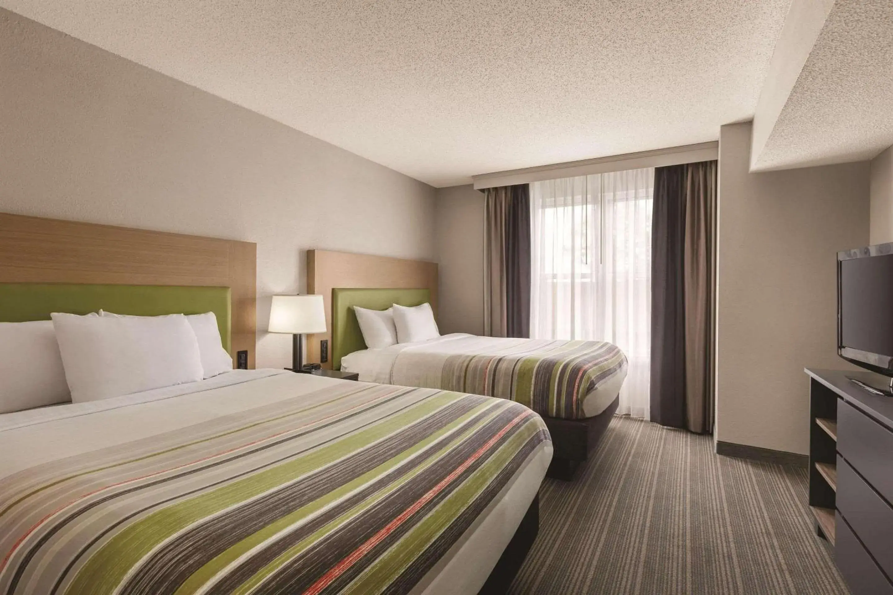 Bedroom, Bed in Country Inn & Suites by Radisson, Beaufort West, SC Bedroom, Bed in Country Inn & Suites by Radisson, Beaufort West, SC