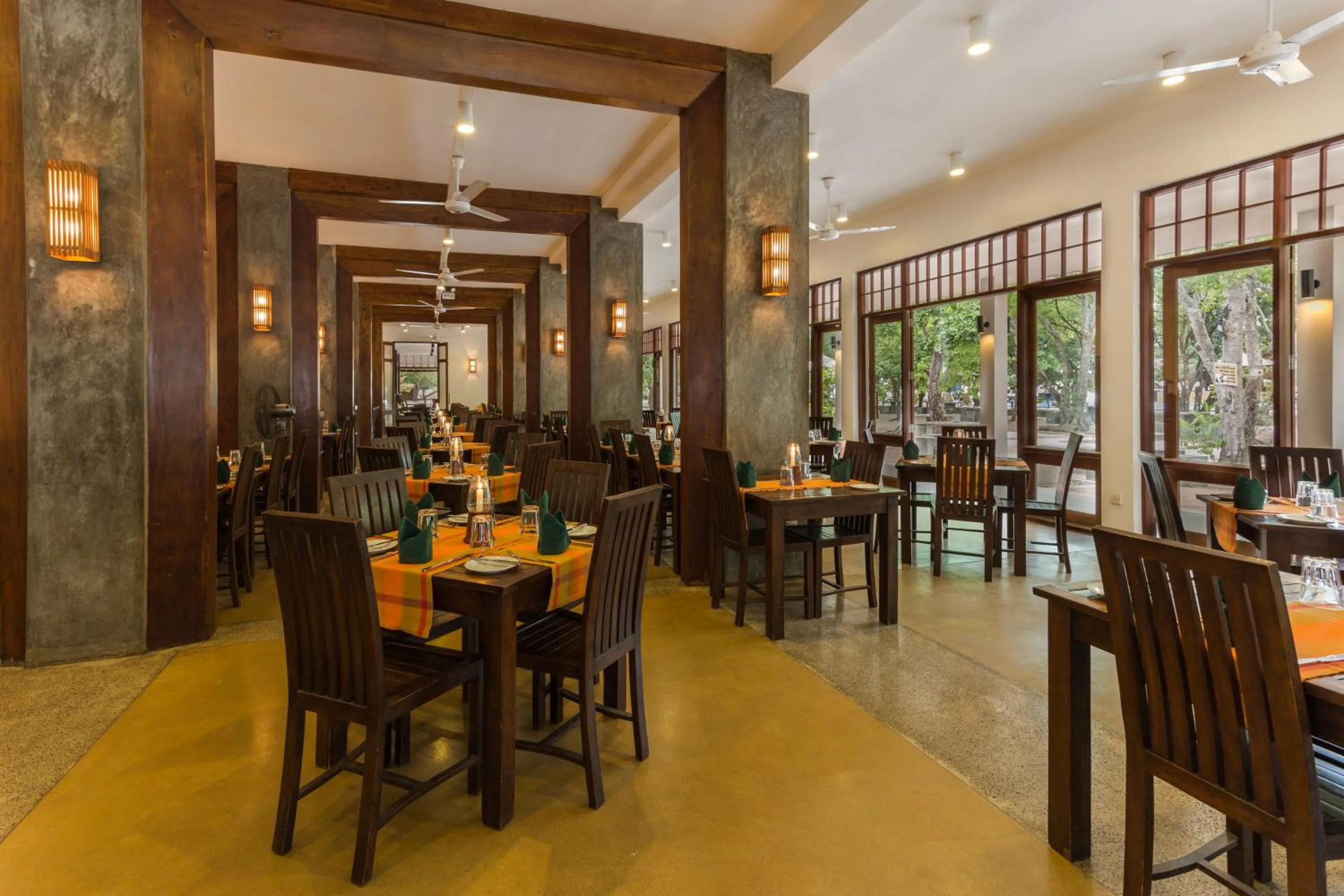 Restaurant/places to eat in Nilaveli Beach Hotel