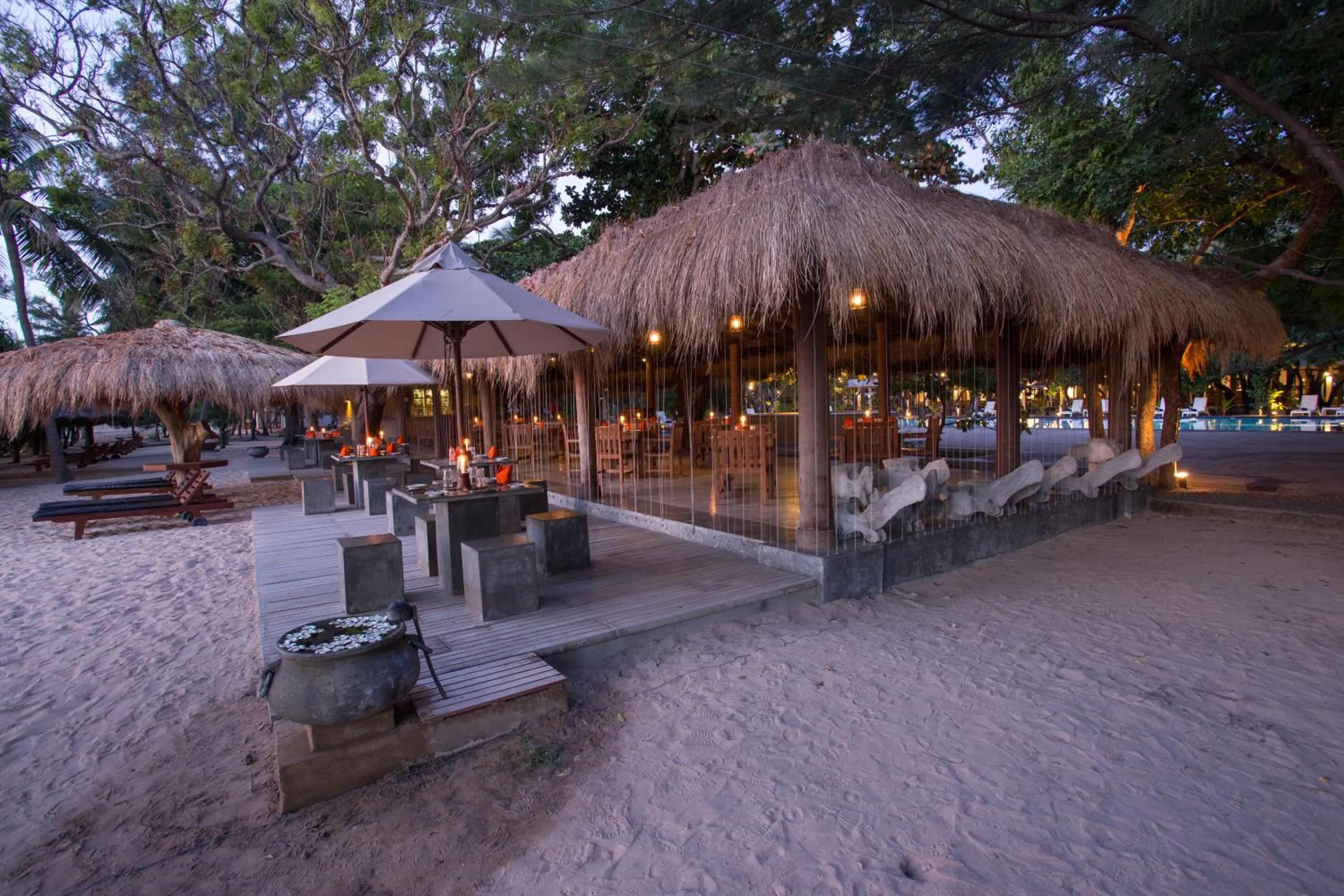 Restaurant/places to eat in Nilaveli Beach Hotel