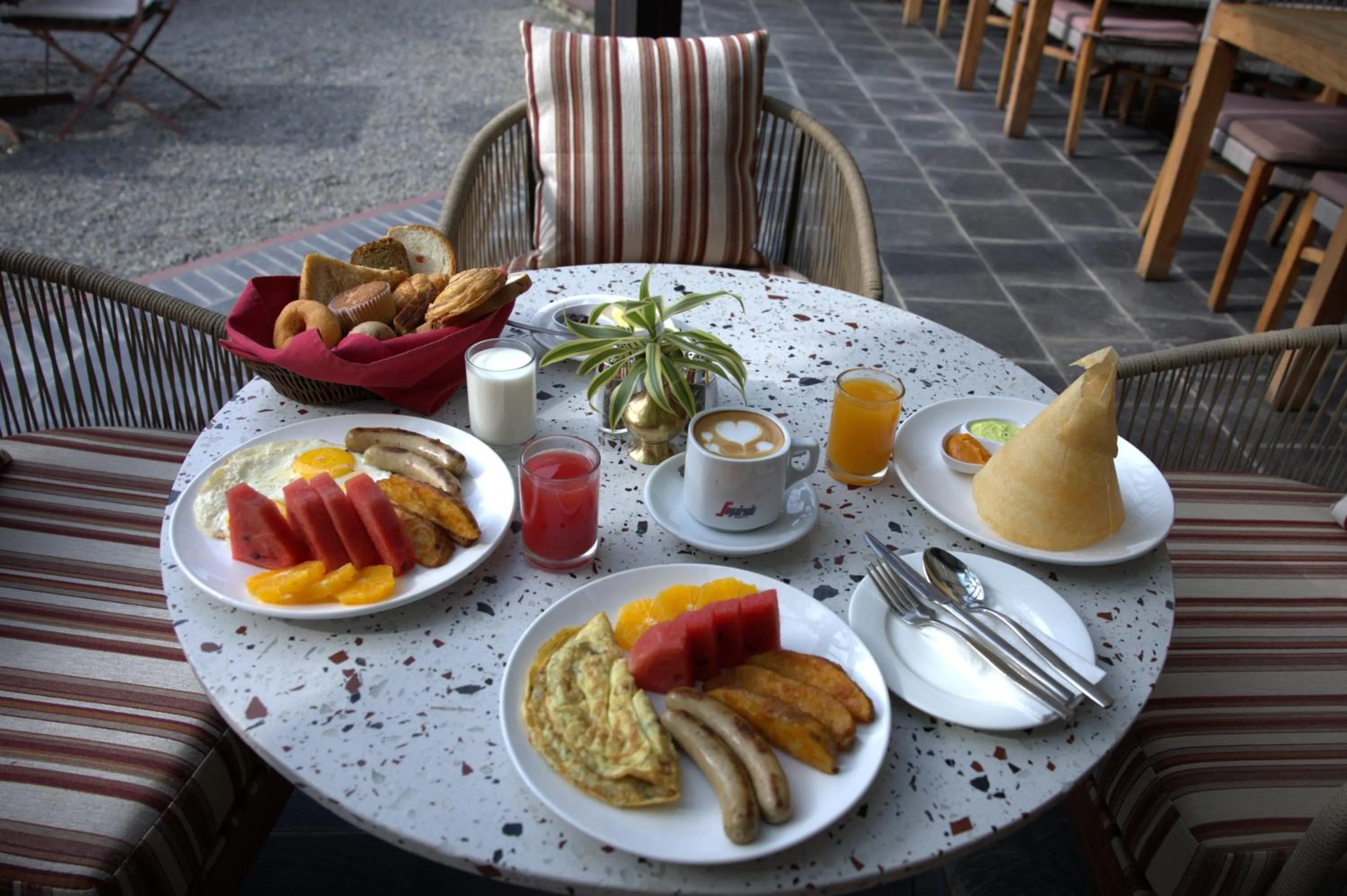 Food in Temple Tree Resort & Spa, Pokhara