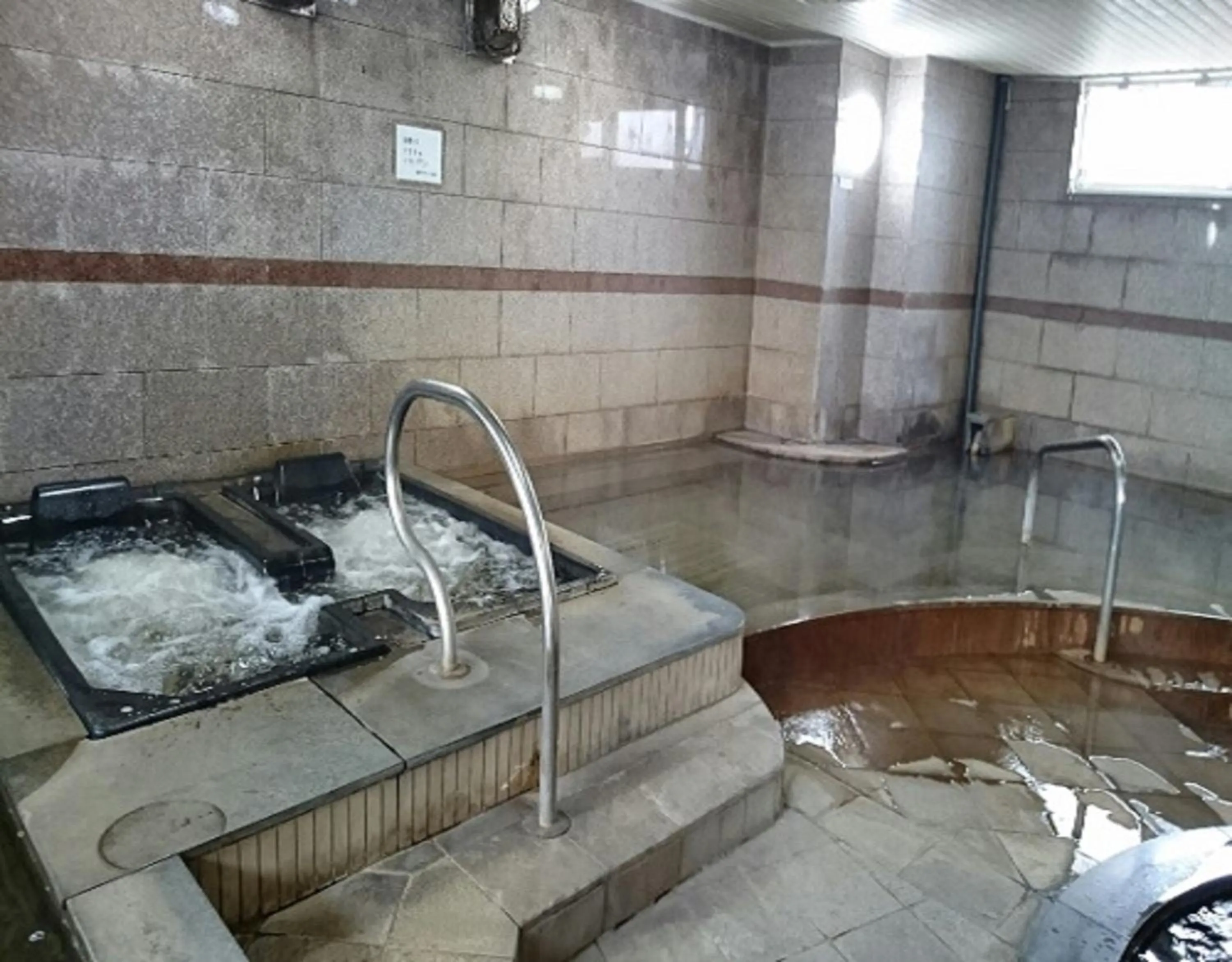 Hot Spring Bath in Tsurusaki Hotel