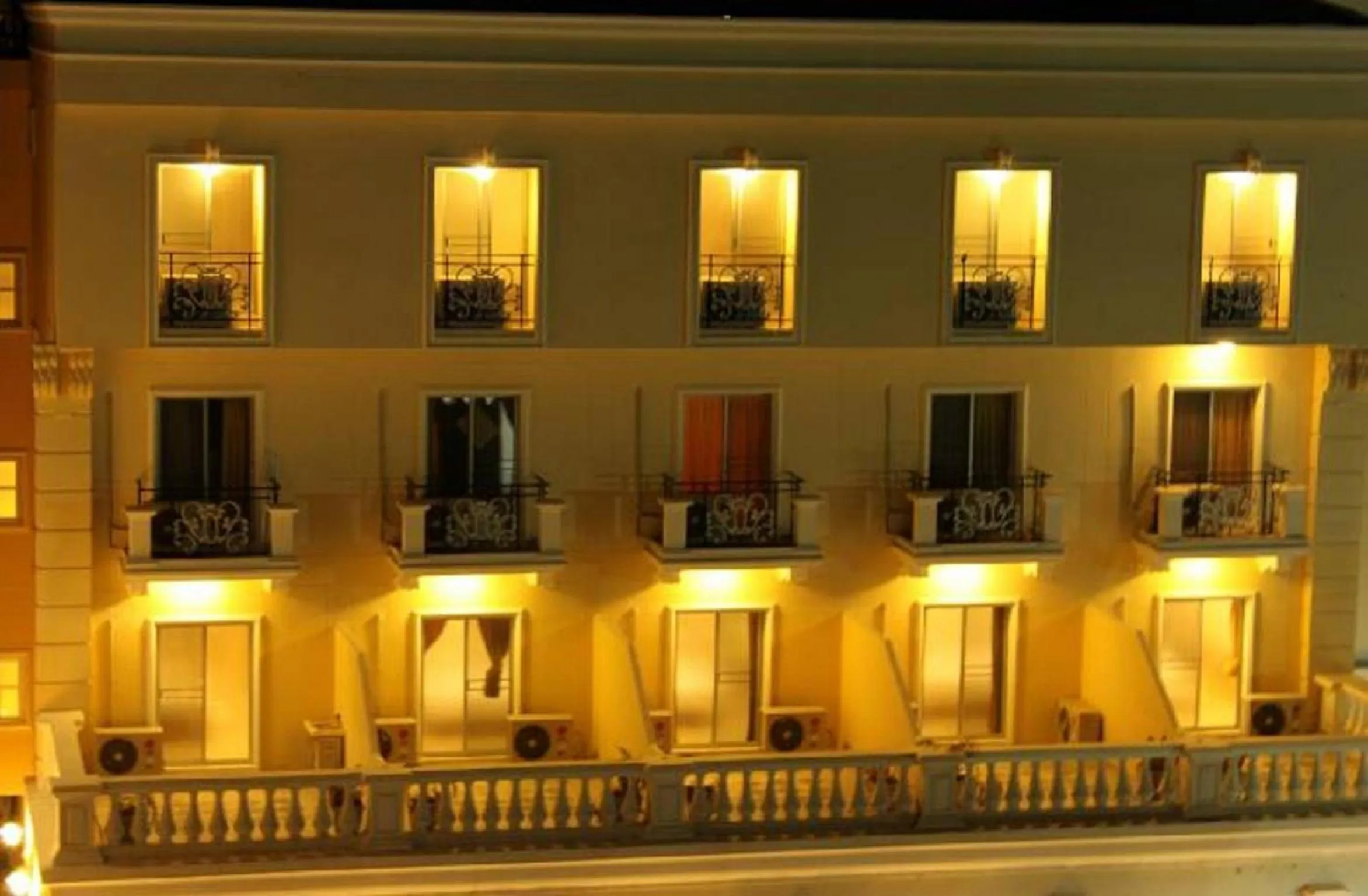 Facade/entrance in Rafael Hotel and Mansion Bangkok