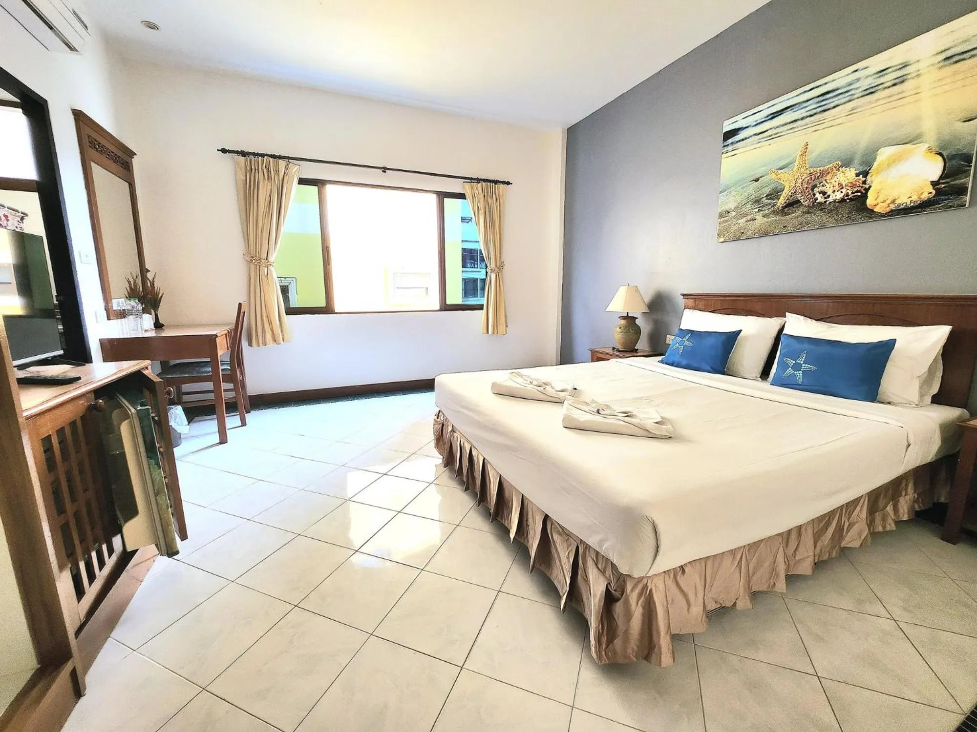 Bedroom, Bed in Sea Front Home Hotel - Patong Beach