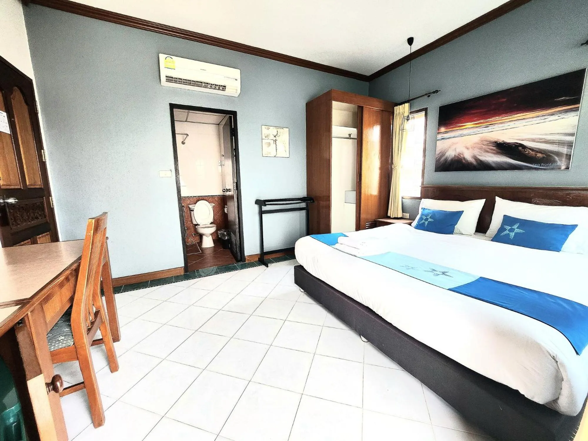 Bedroom, Bed in Sea Front Home Hotel - Patong Beach