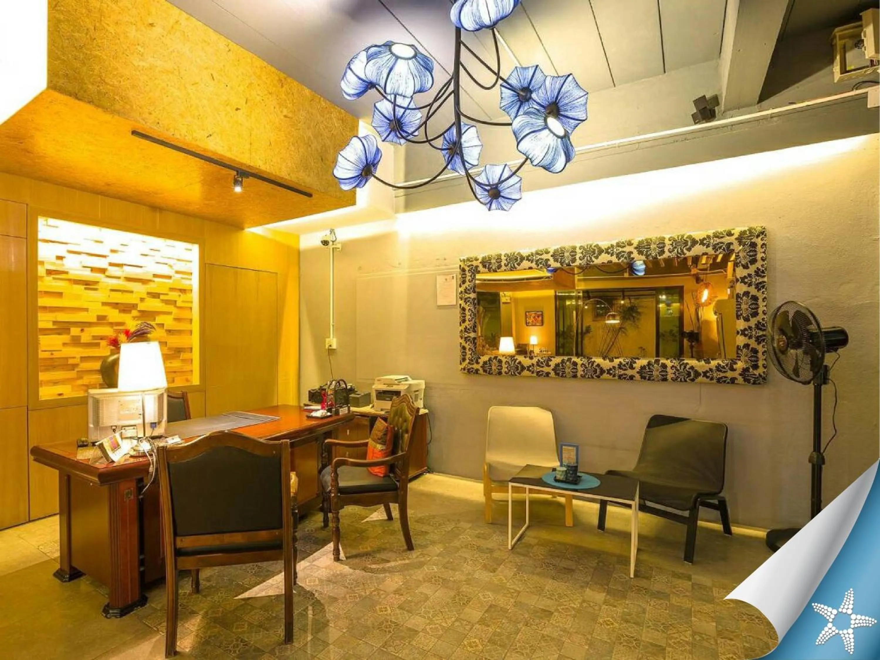 Lobby or reception in Sea Front Home Hotel - Patong Beach