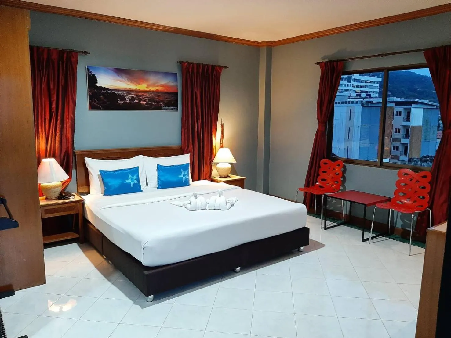 Bed in Sea Front Home Hotel - Patong Beach