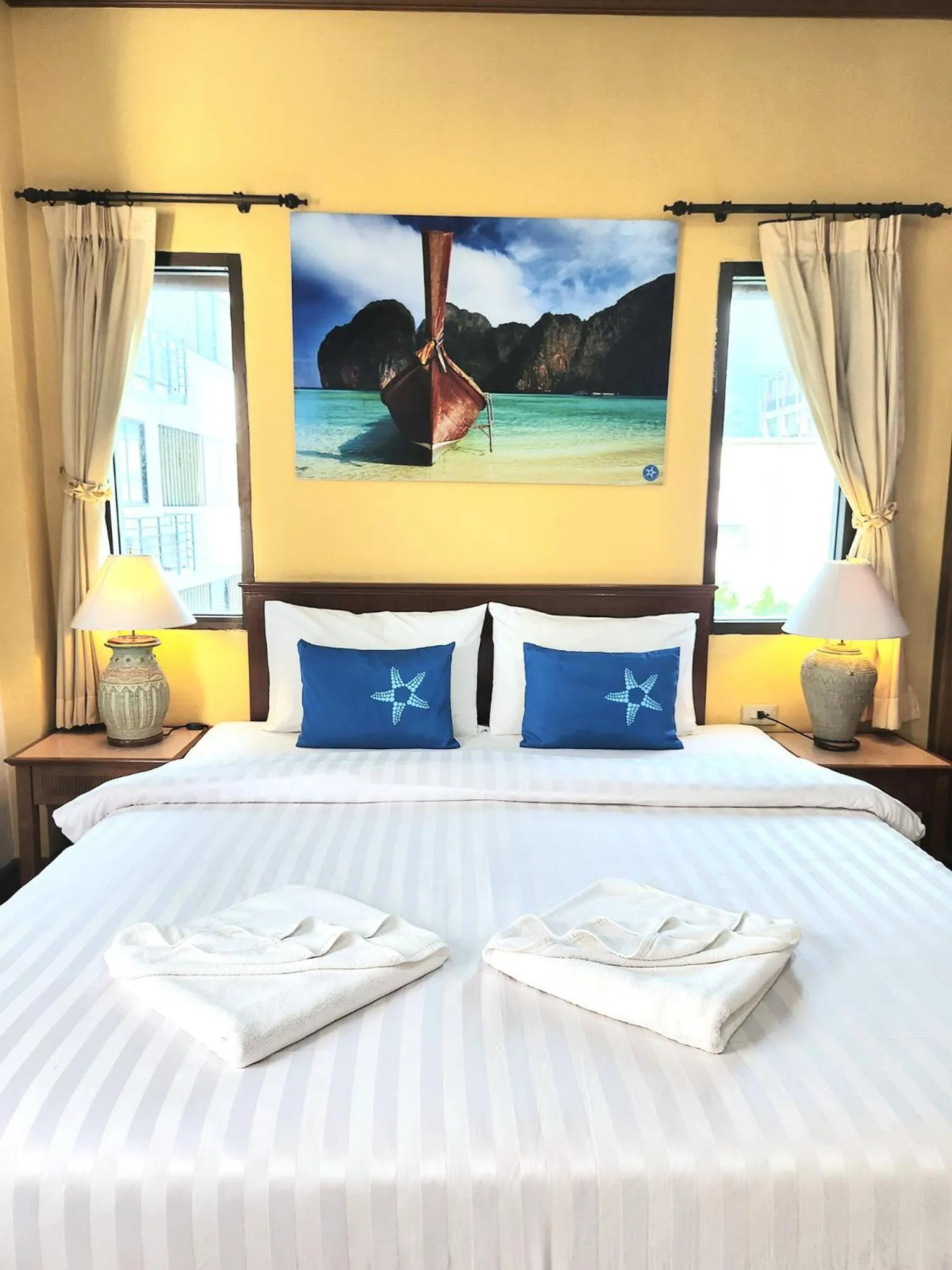 Bedroom, Bed in Sea Front Home Hotel - Patong Beach