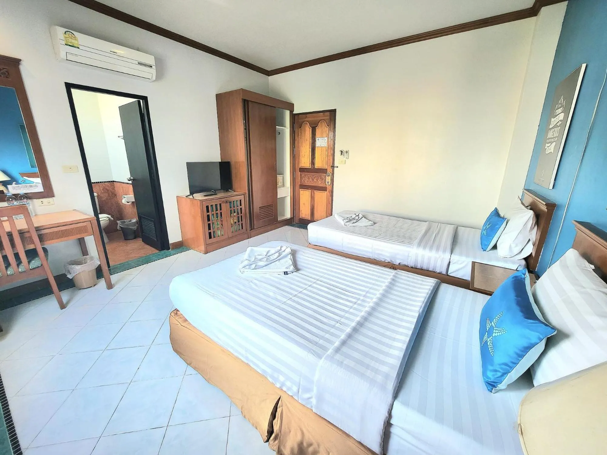 Bedroom, Bed in Sea Front Home Hotel - Patong Beach