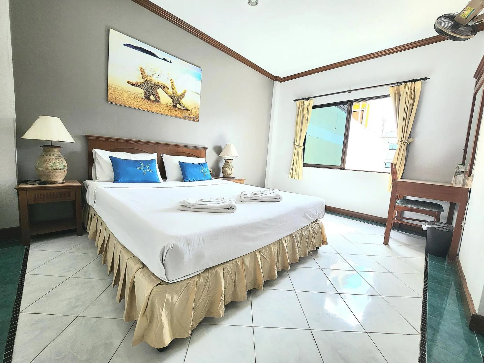 Bedroom, Bed in Sea Front Home Hotel - Patong Beach