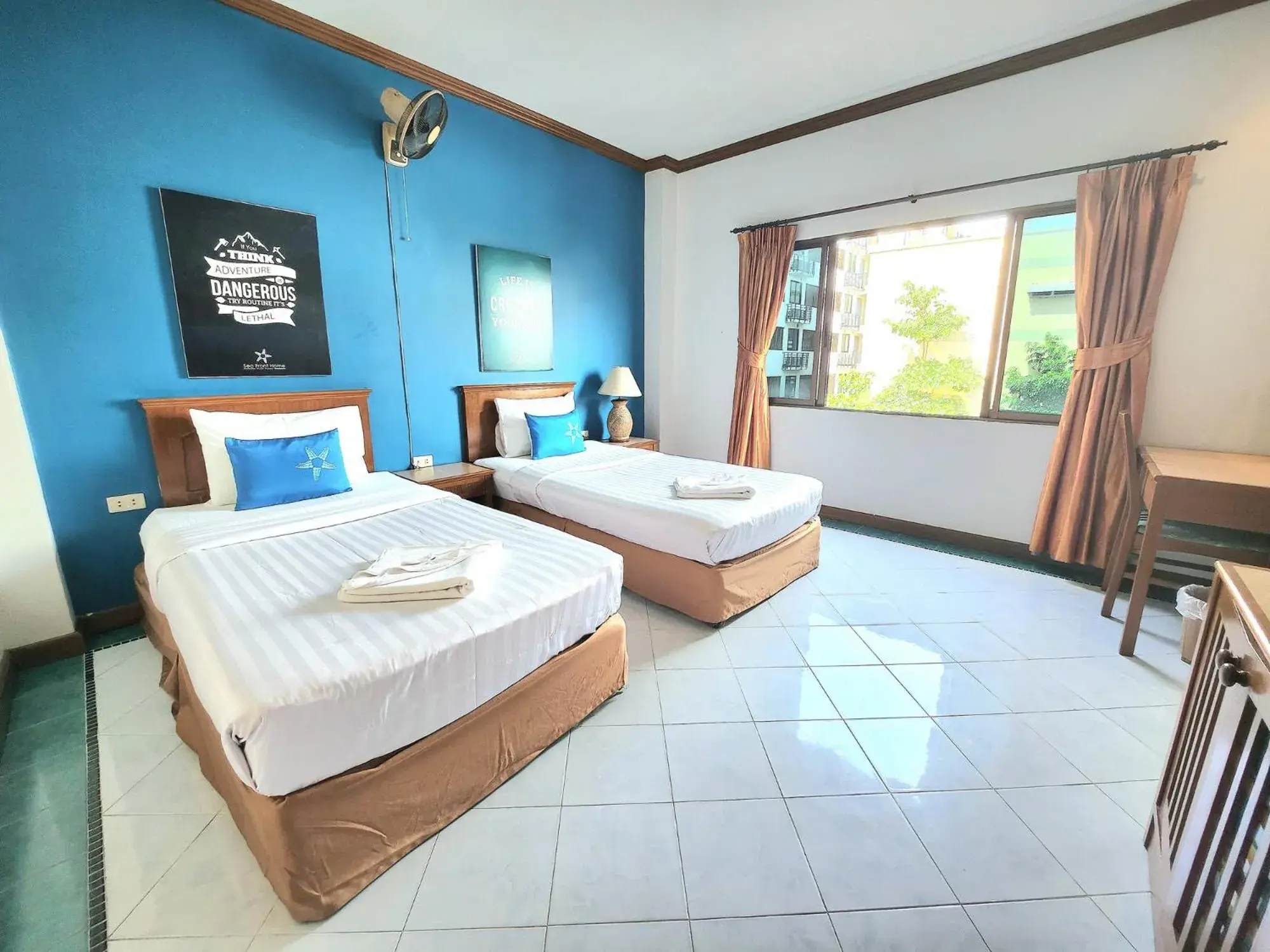 Superior Twin Room in Sea Front Home Hotel - Patong Beach Superior Twin Room in Sea Front Home Hotel - Patong Beach
