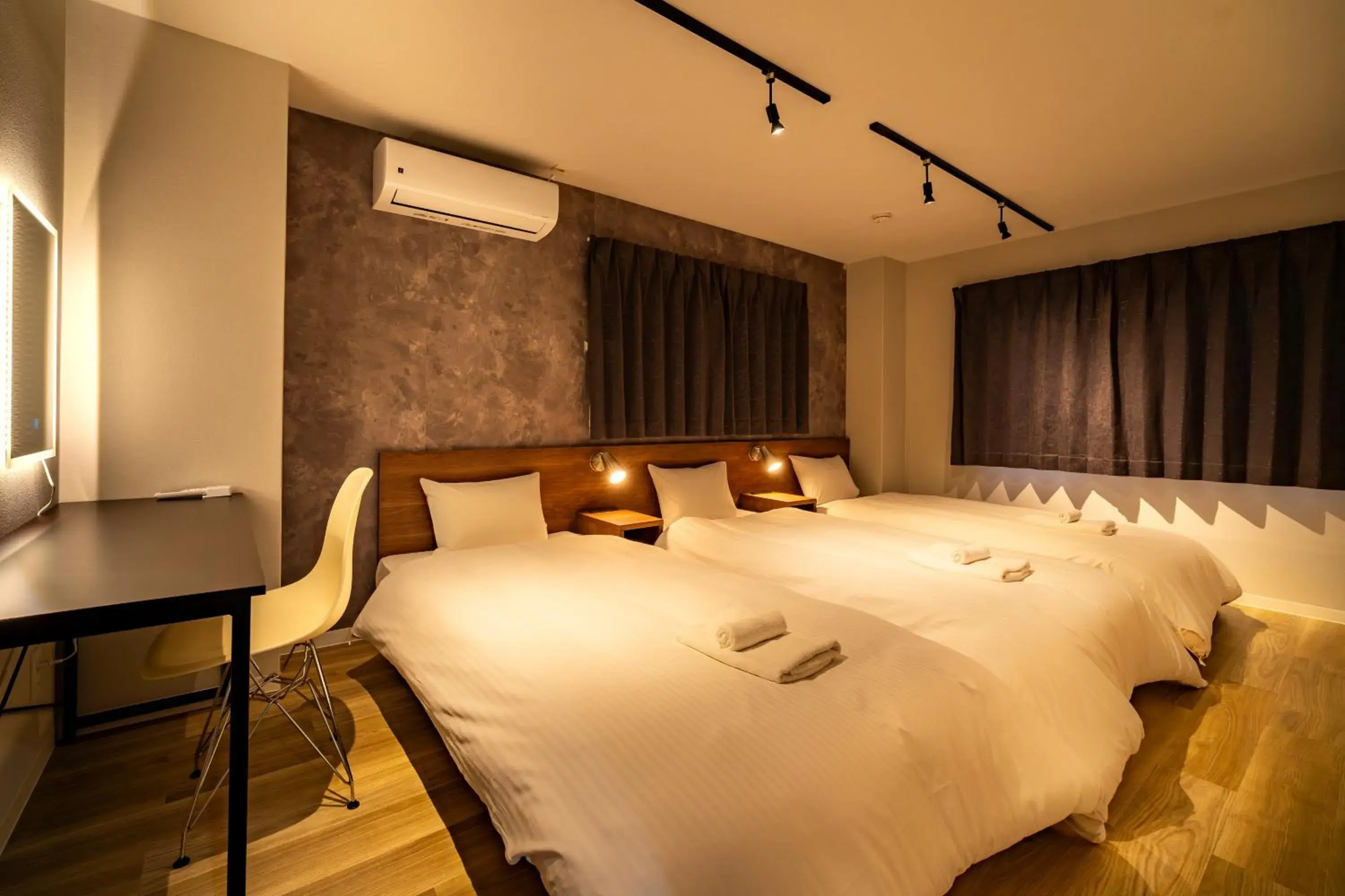 Bed in e-stay namba Bed in e-stay namba