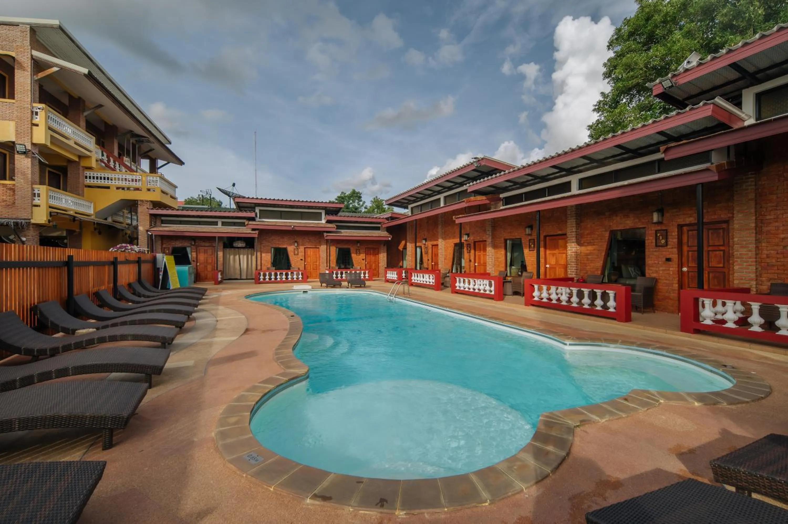 Property building in Pongphen Guesthouse - SHA Plus Certified