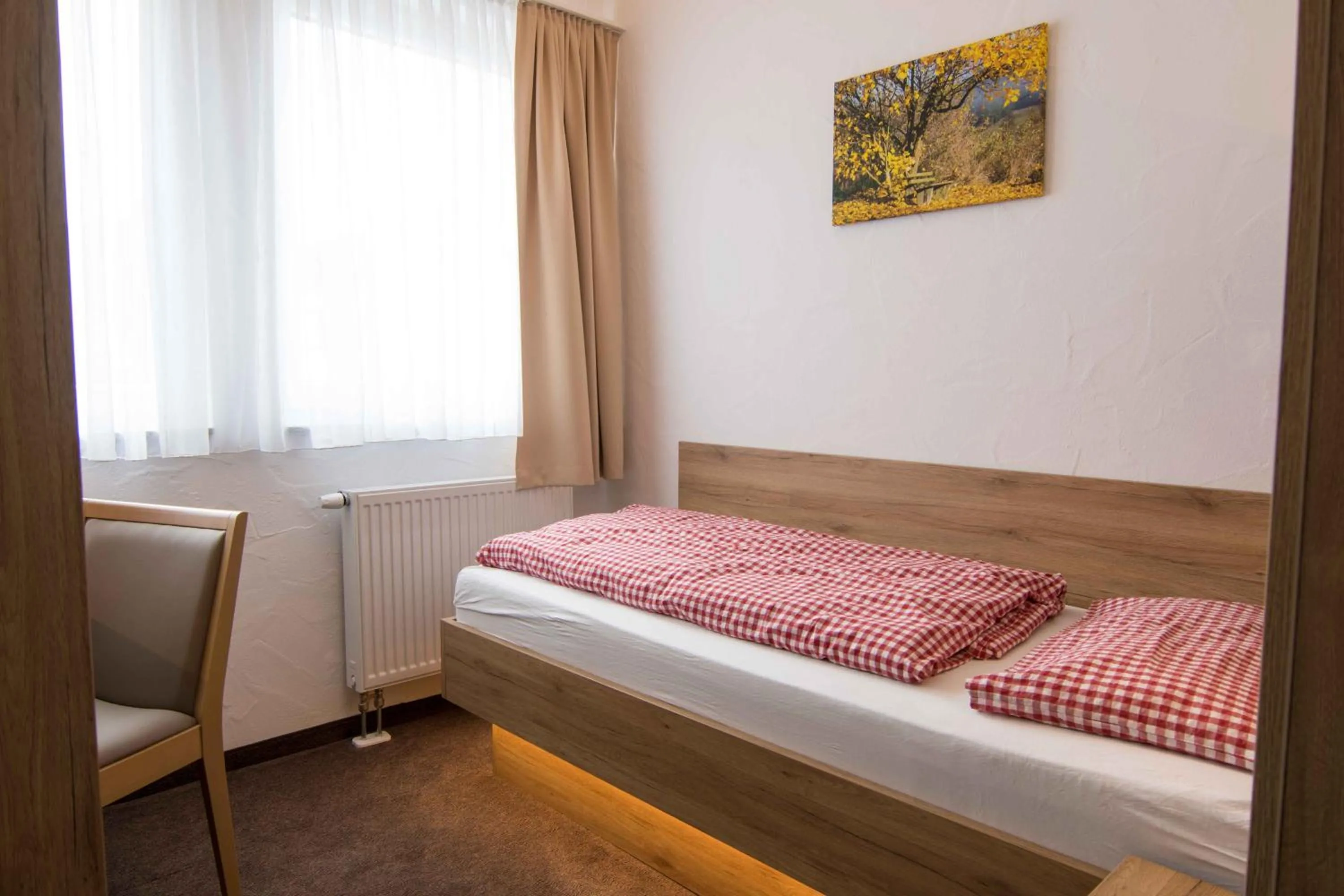 Photo of the whole room, Bed in Pension Klein