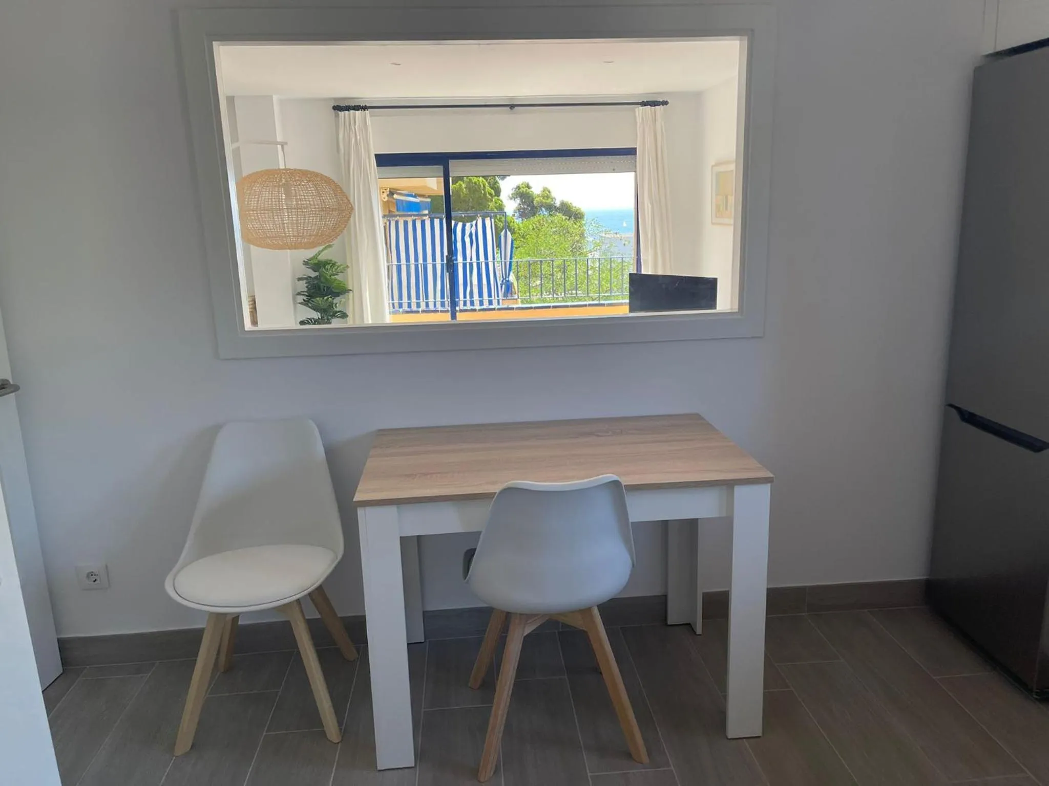 Kitchen or kitchenette in Apartamentos Marblau