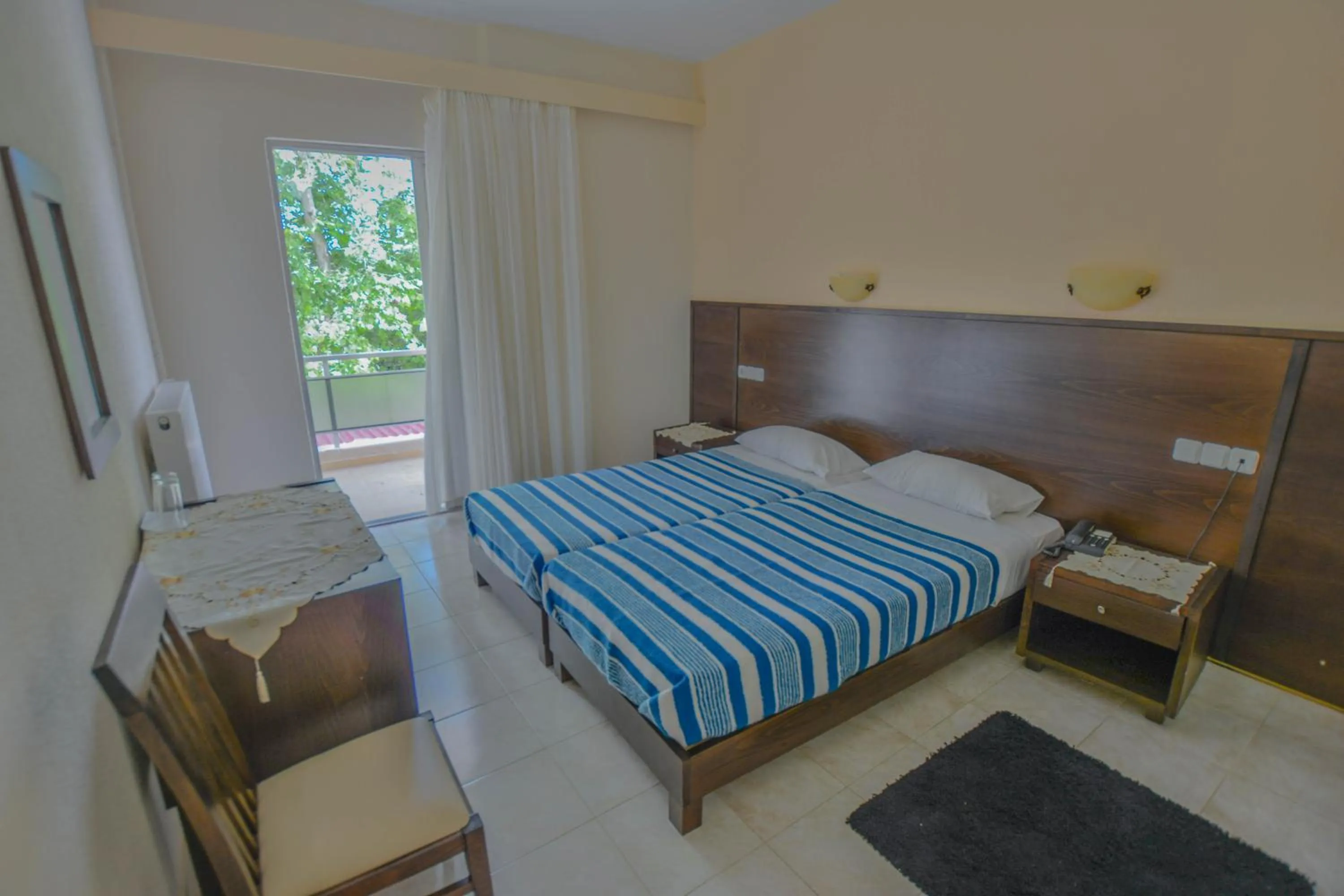 Photo of the whole room in Hotel Achillion