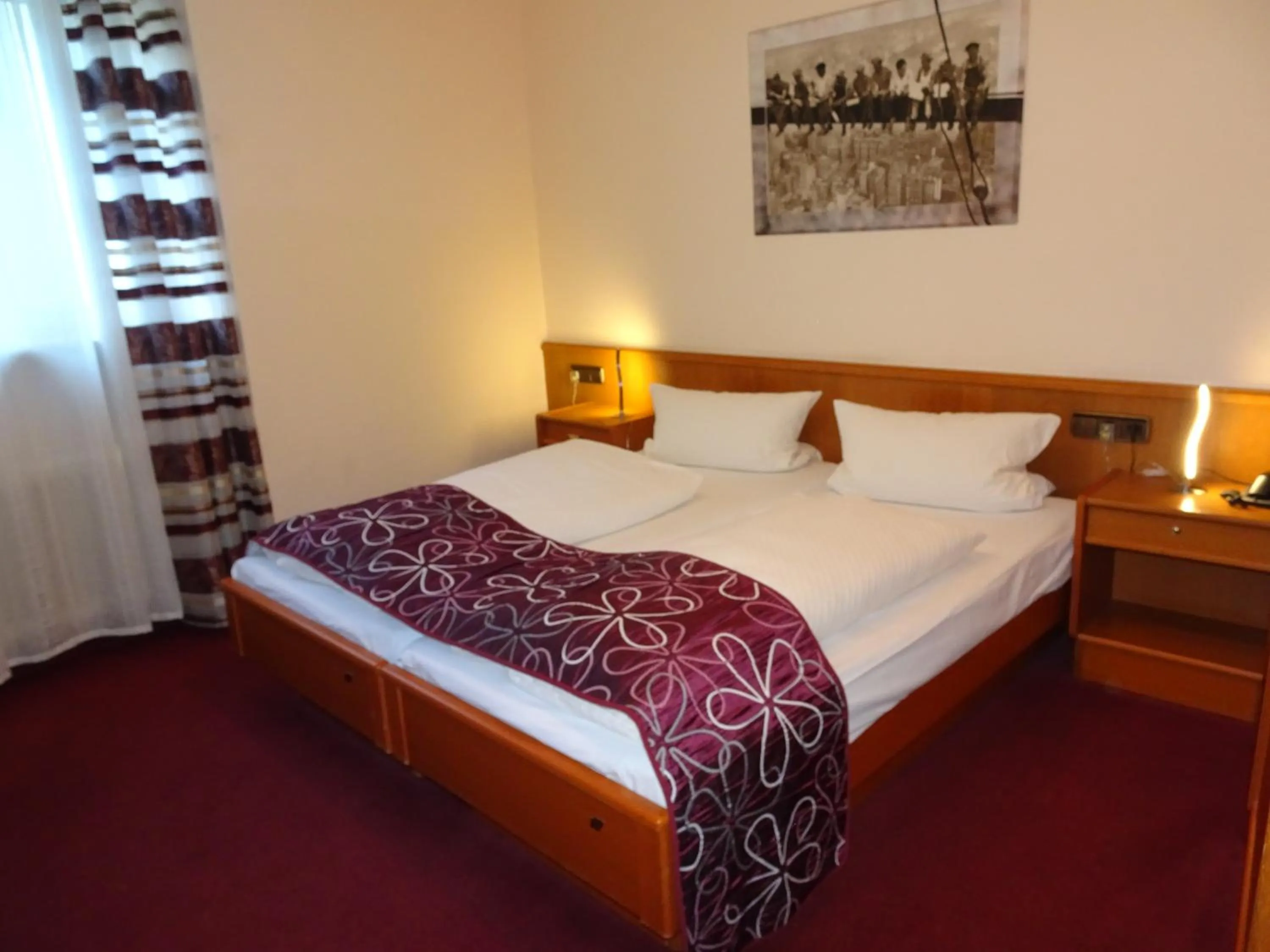 Bed in Hotel & Weinstube Restaurant Filling