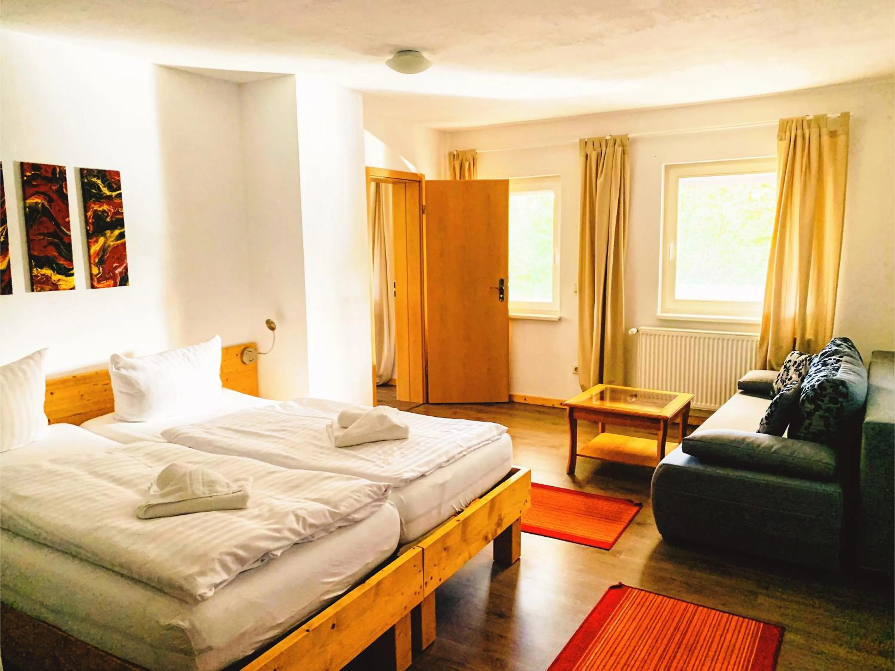 Bedroom, Bed in Landhotel Cafe Prälank