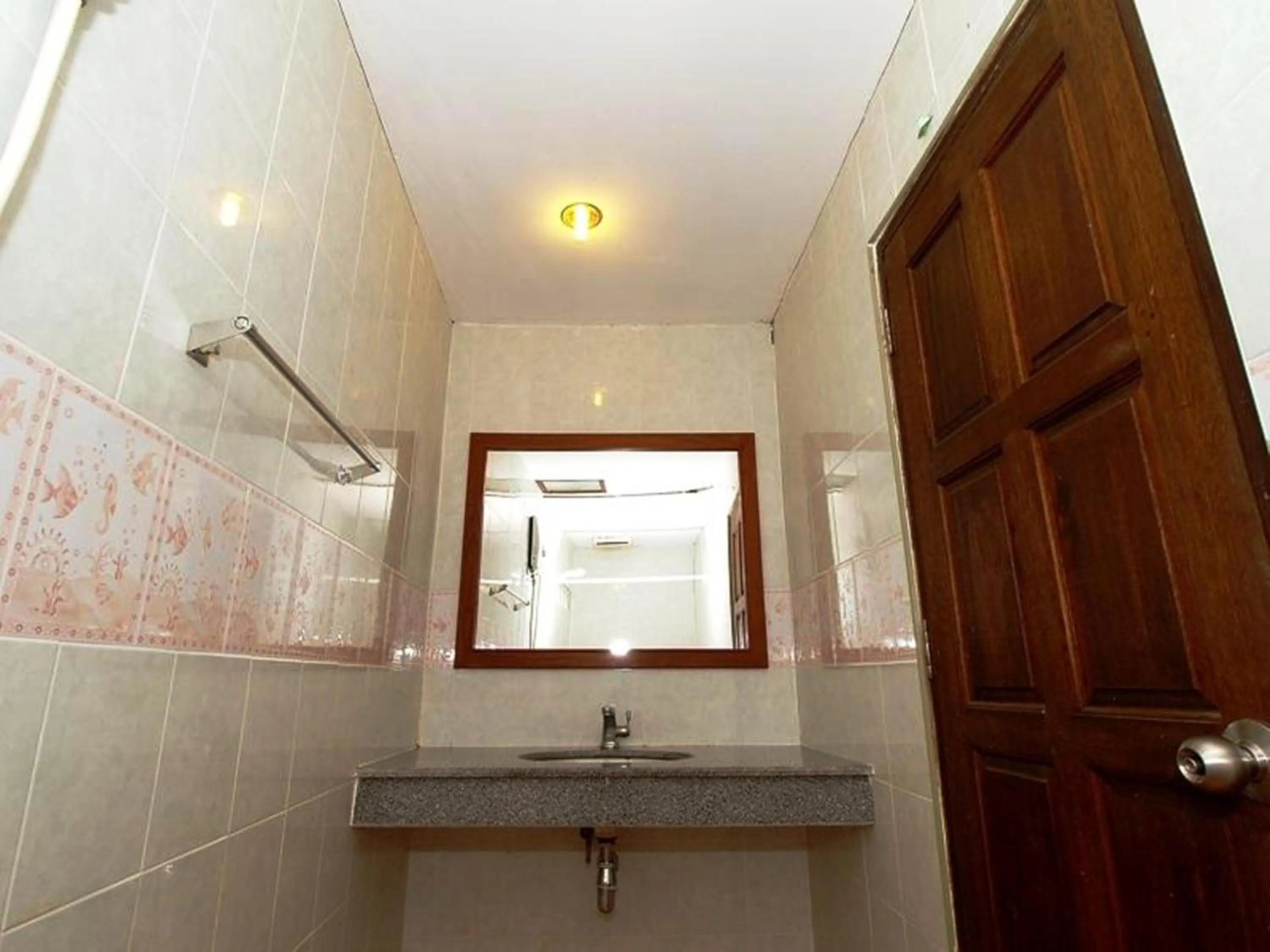 Bathroom in Seabreeze Hotel Kohchang