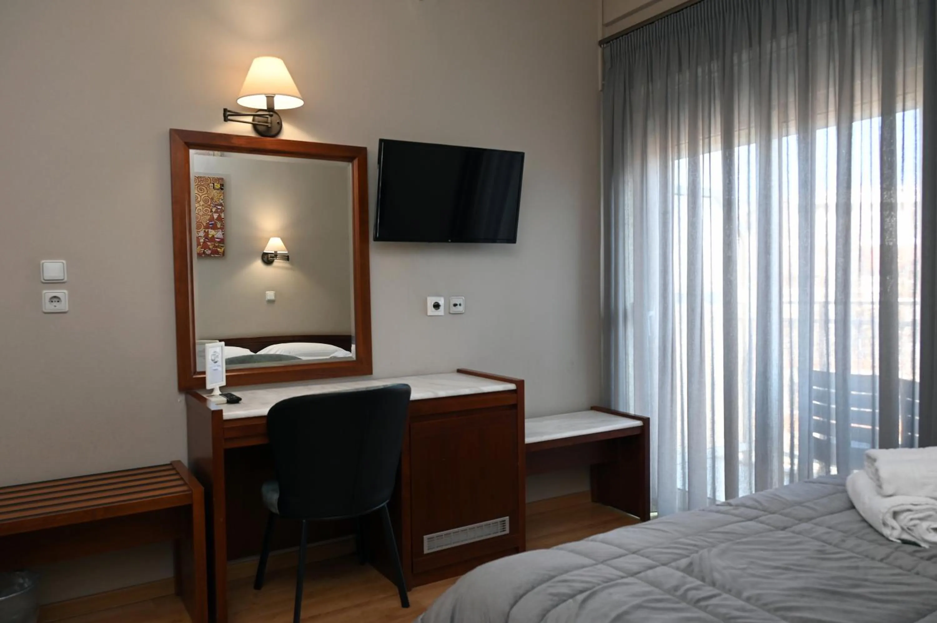 Bedroom, Bed in Hotel Achillion