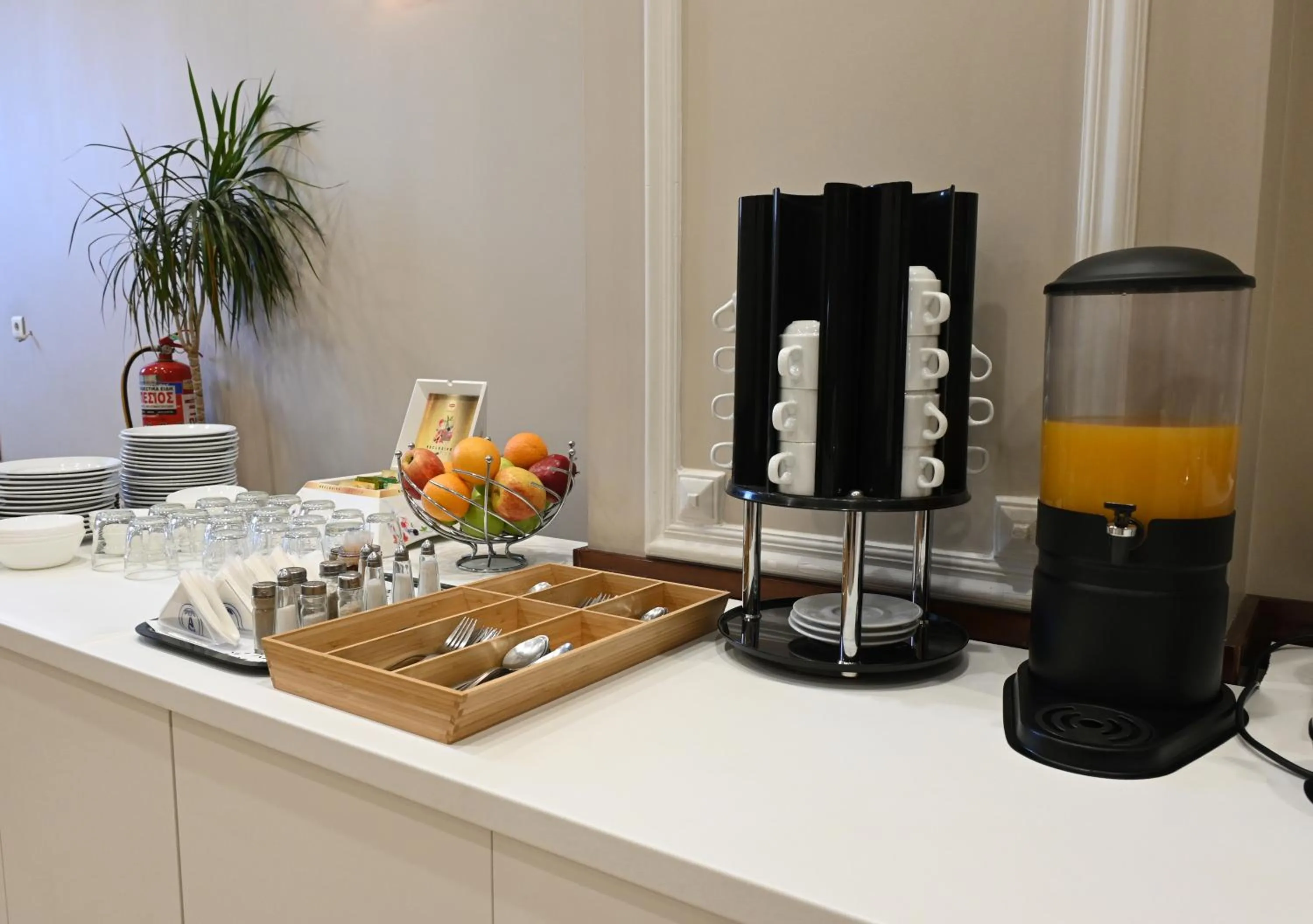 Coffee/tea facilities in Hotel Achillion