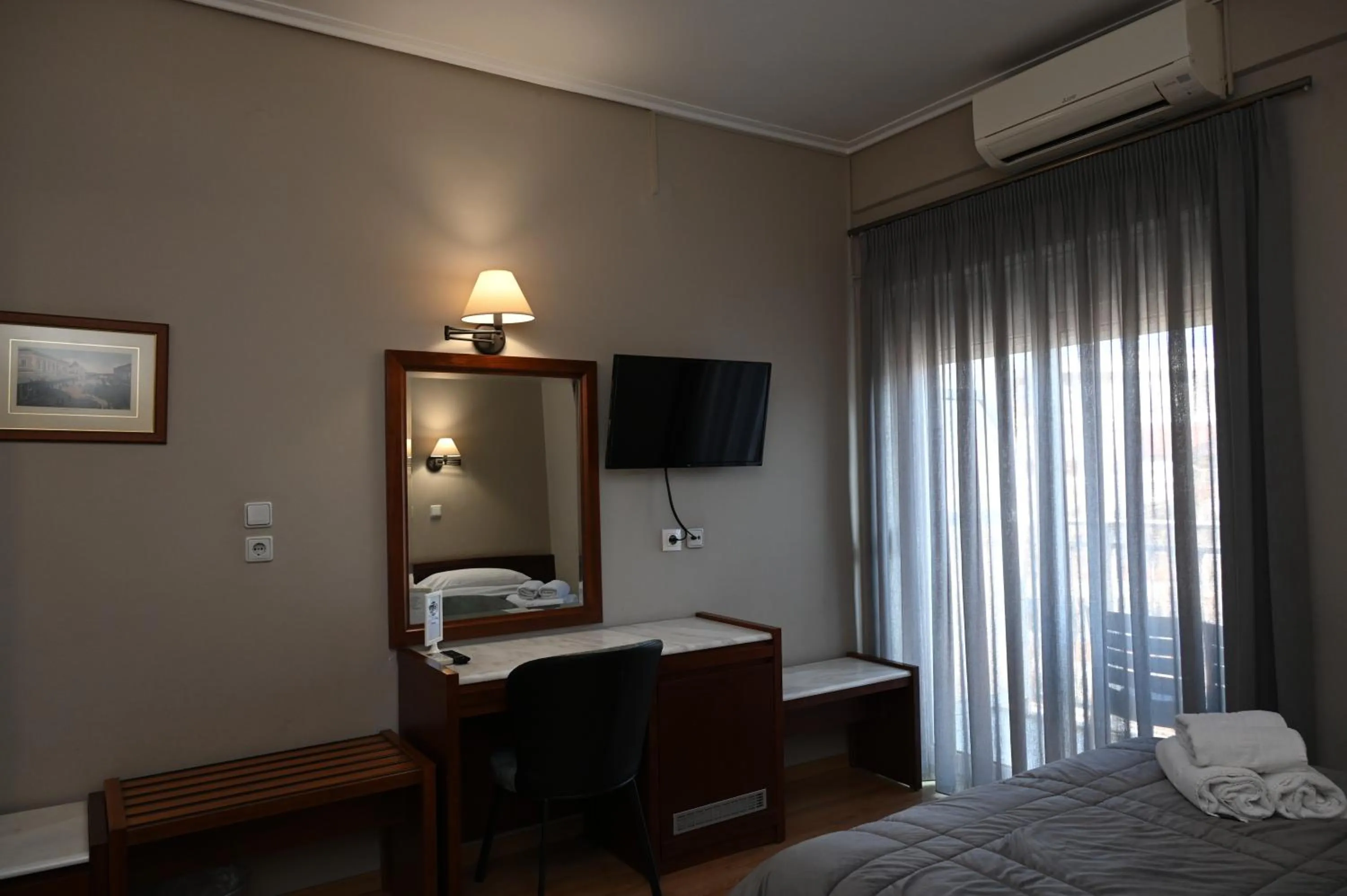 Photo of the whole room, Bed in Hotel Achillion