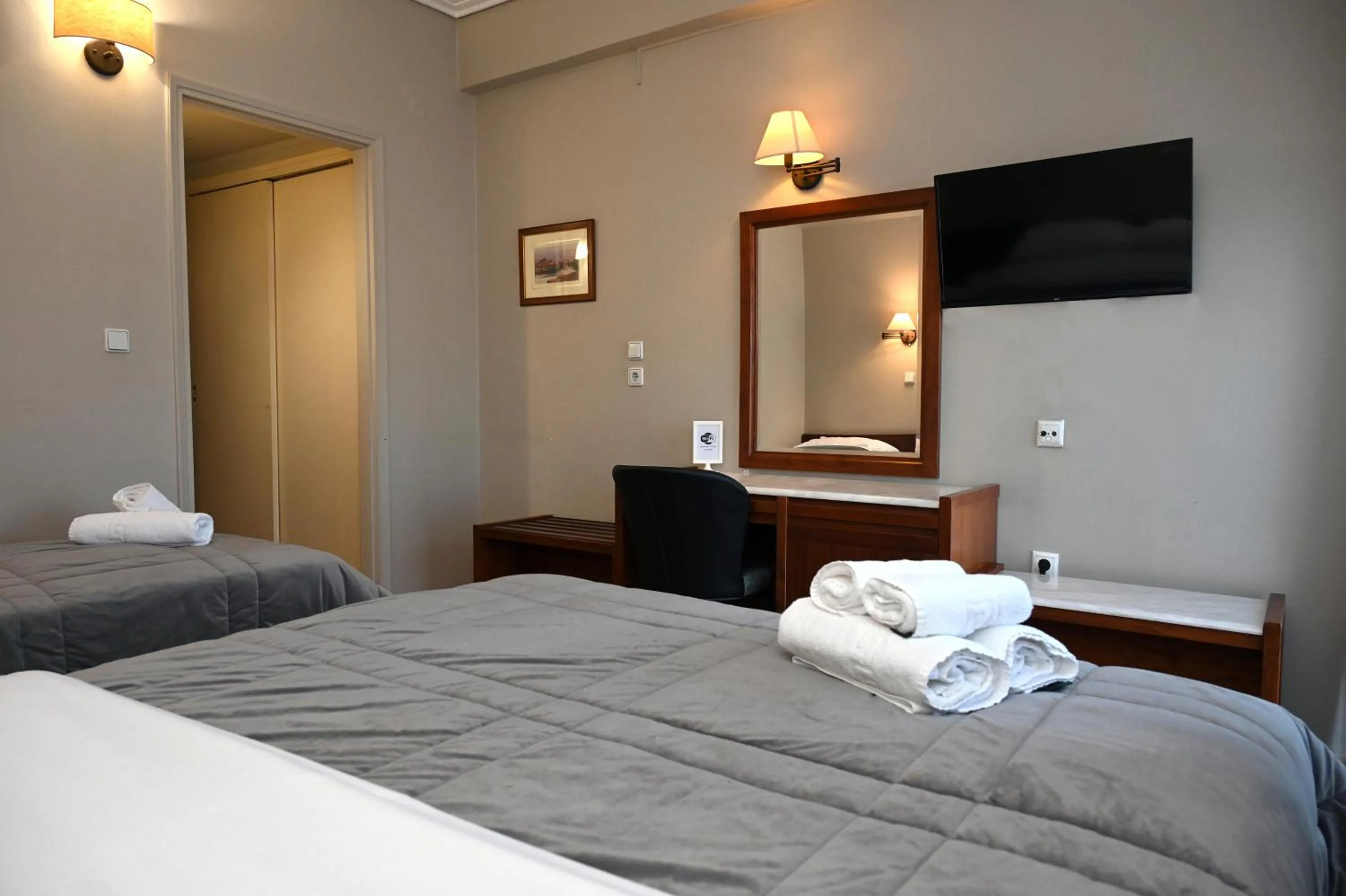 Bedroom, Bed in Hotel Achillion