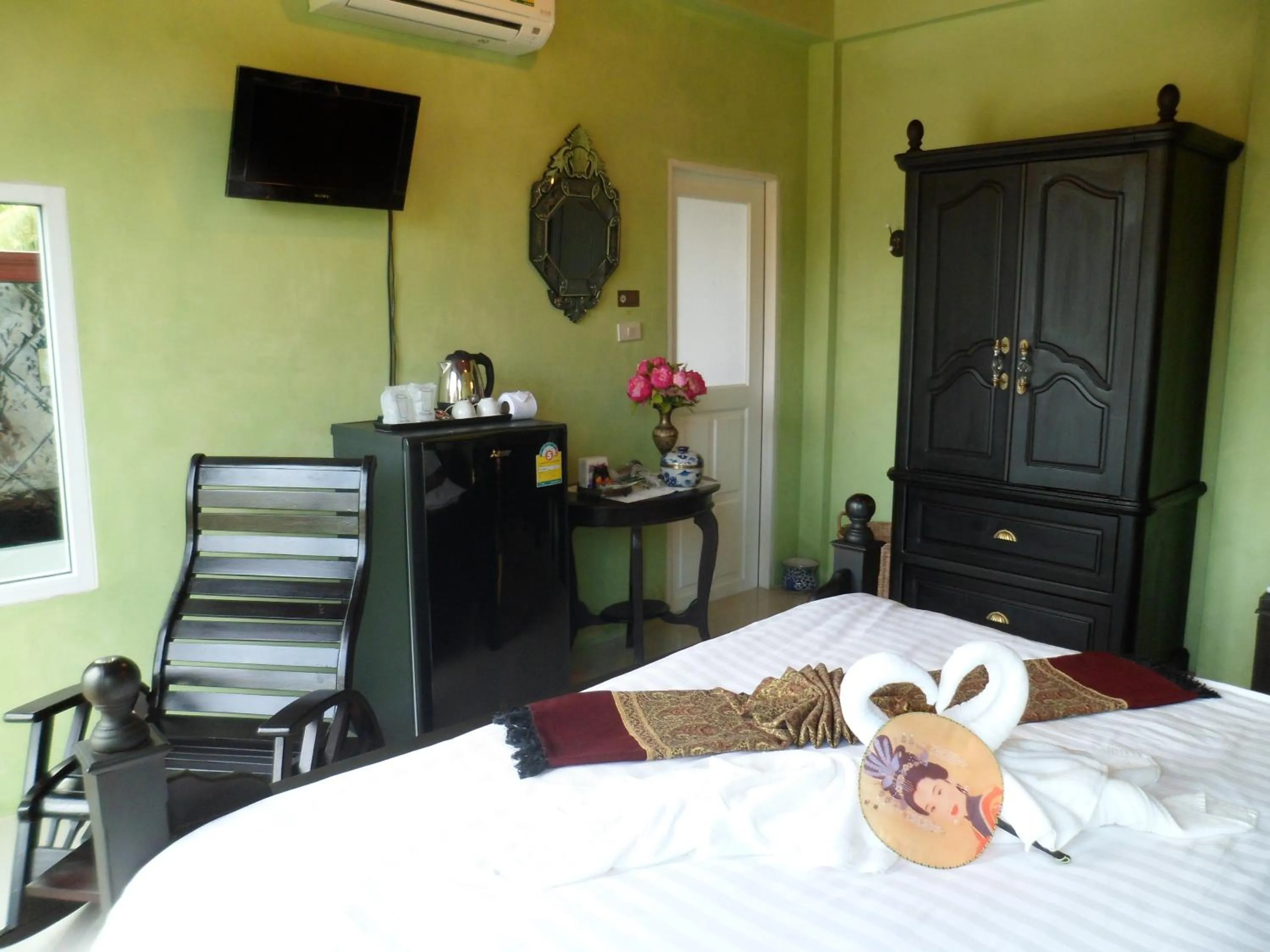 Photo of the whole room, Bed in Khaolak Boutique Hertitage