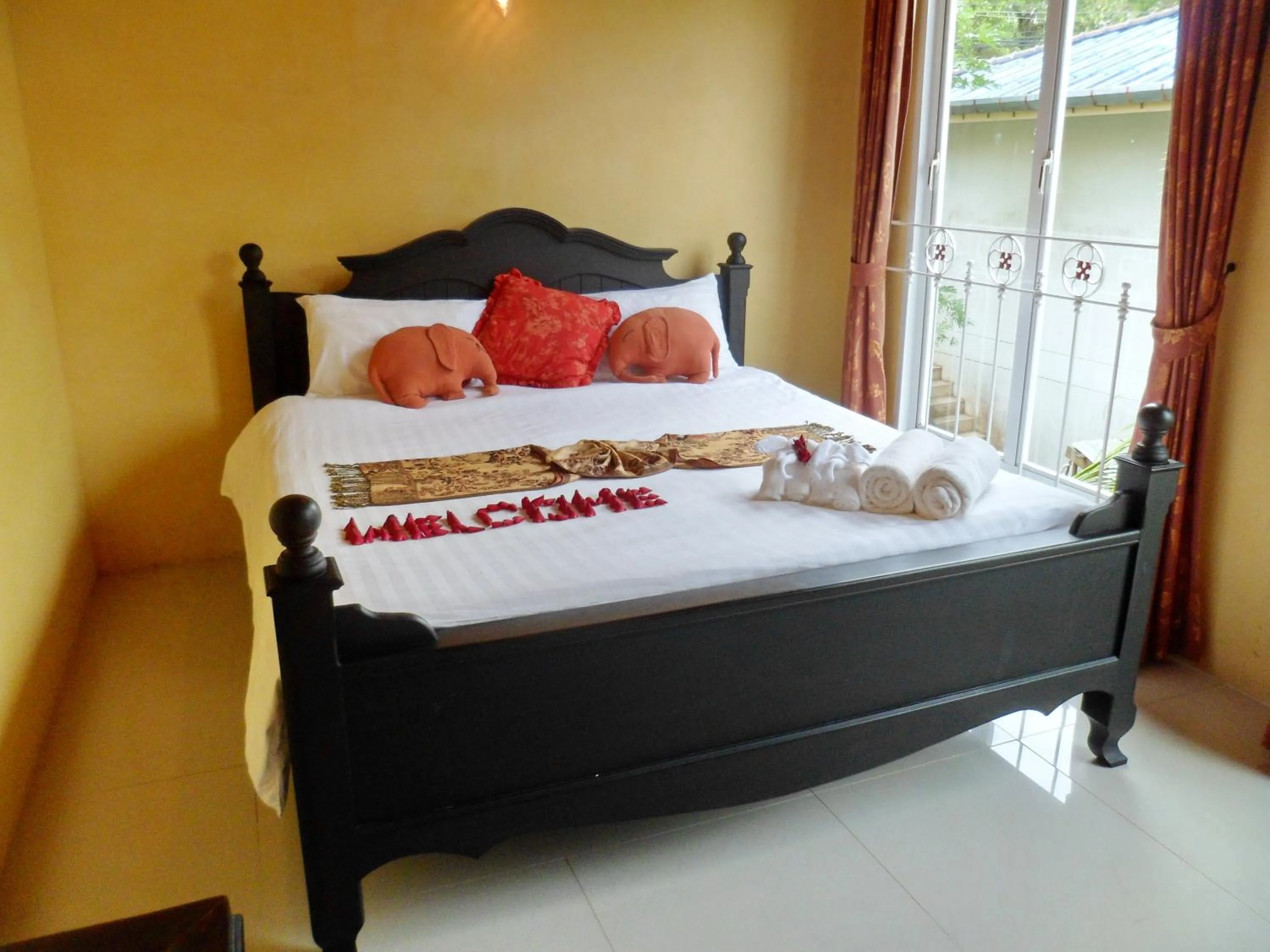 Photo of the whole room, Bed in Khaolak Boutique Hertitage