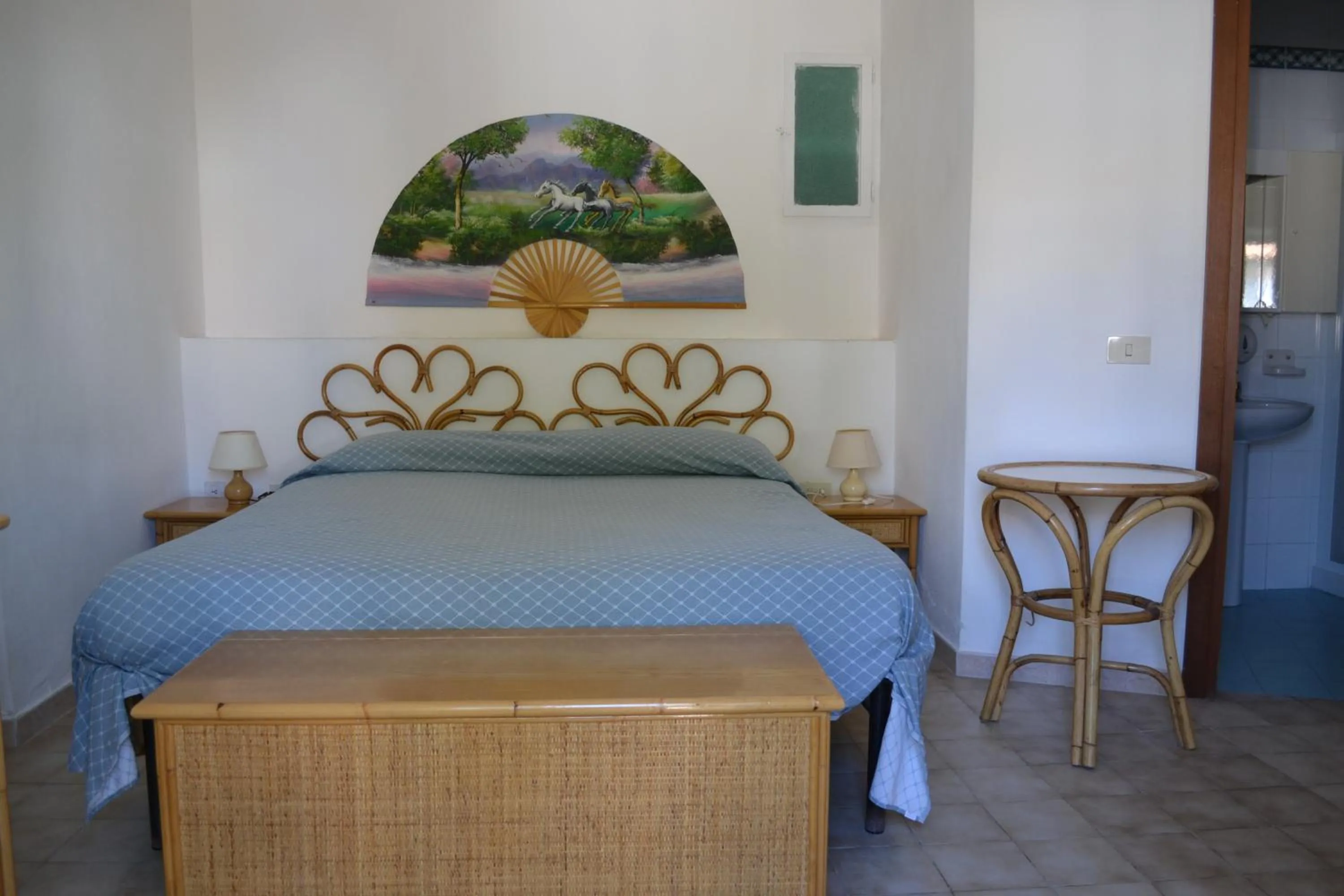 Photo of the whole room, Bed in Hotel Scoglio Bianco