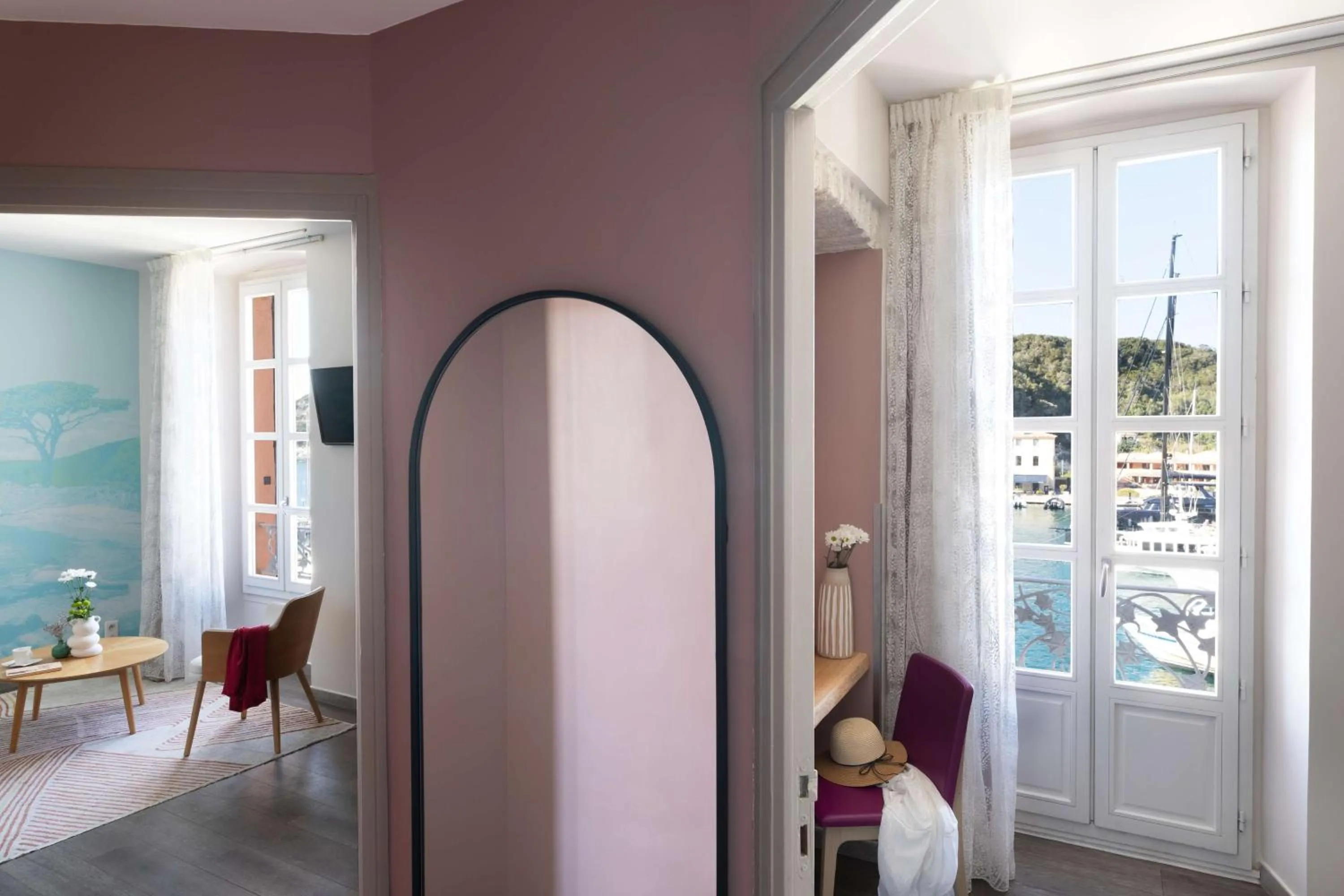 Bedroom in Best Western Hotel du Roy d'Aragon