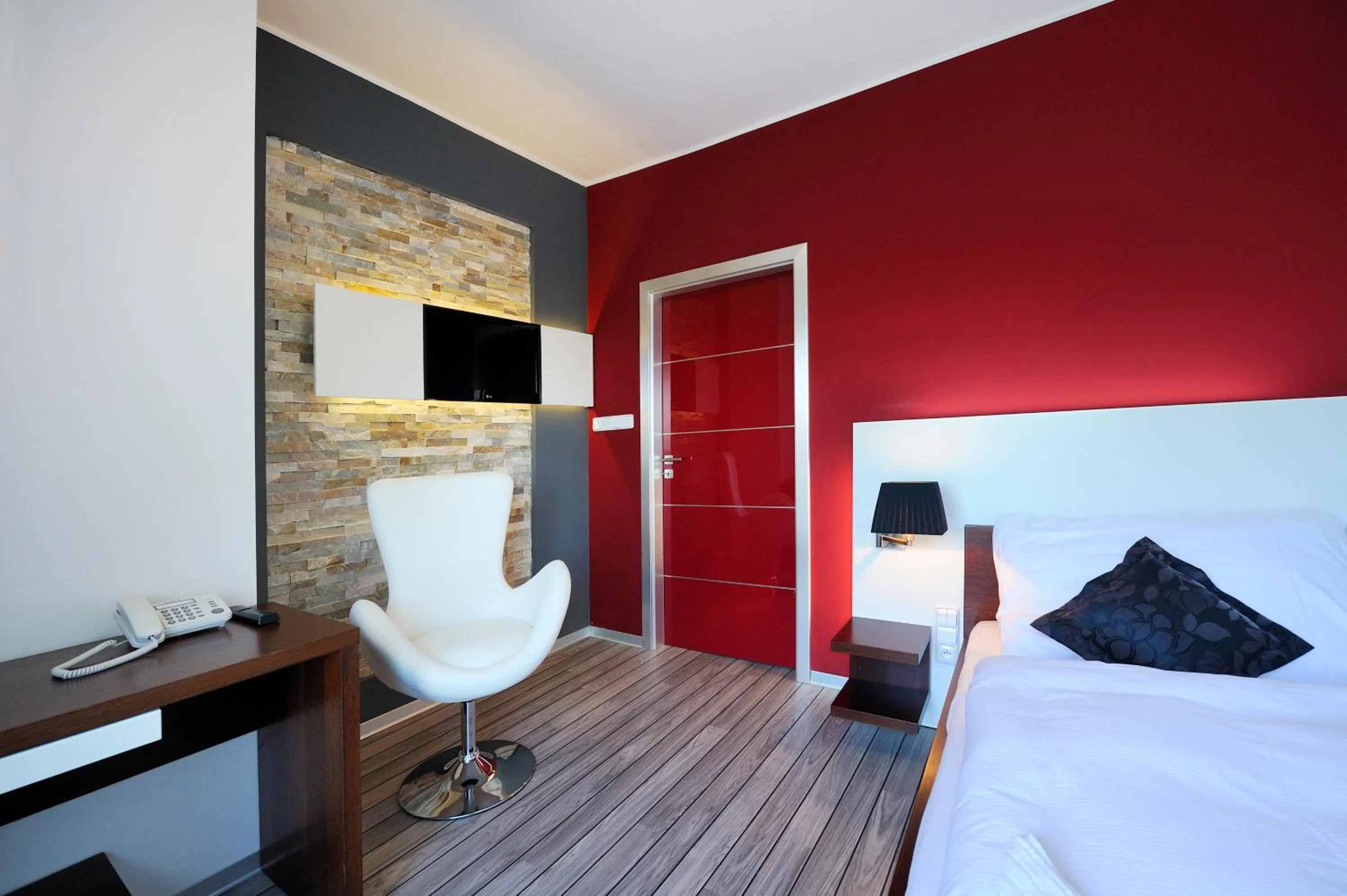 Decorative detail, Bed in Caramell