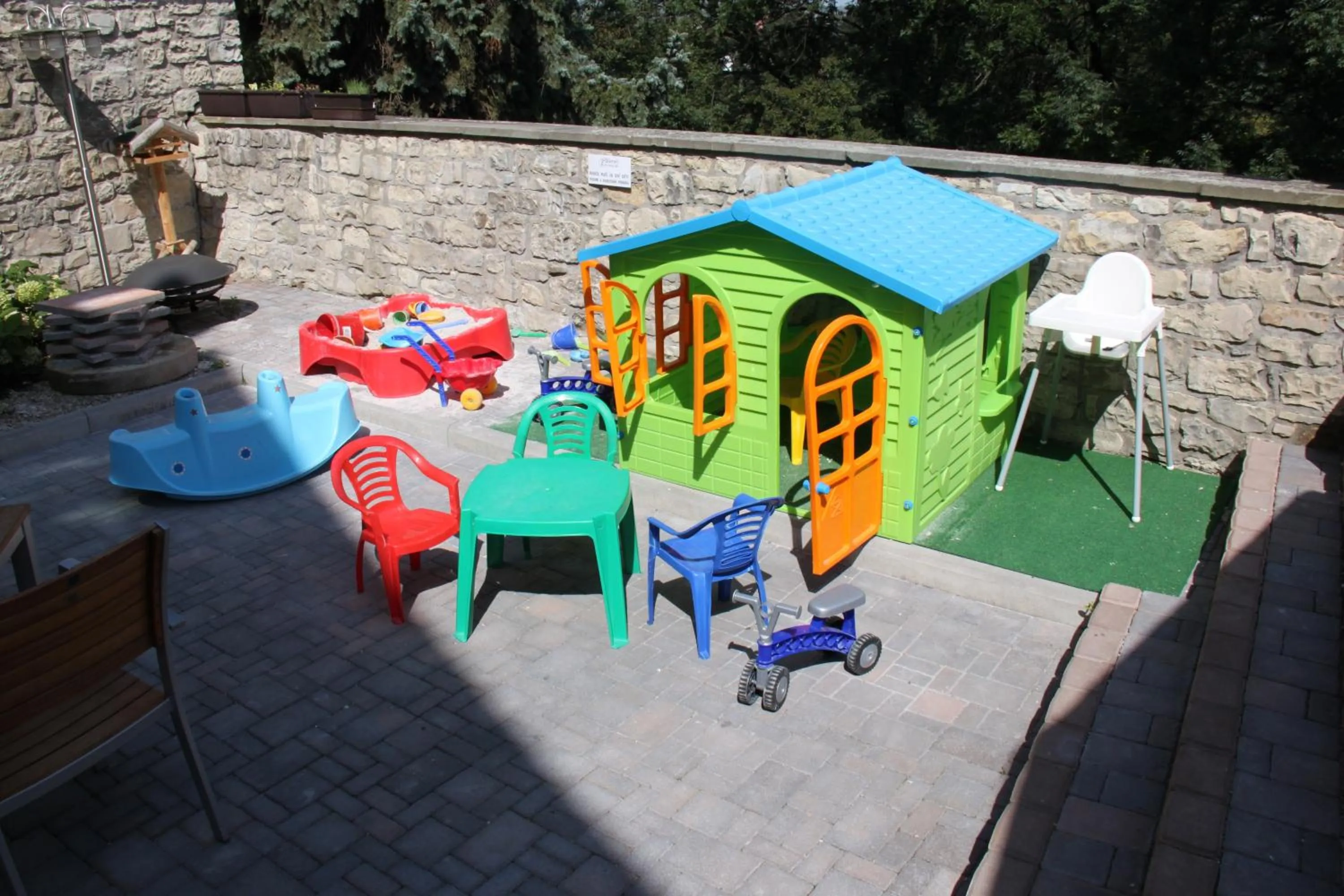 Kids's club in Caramell