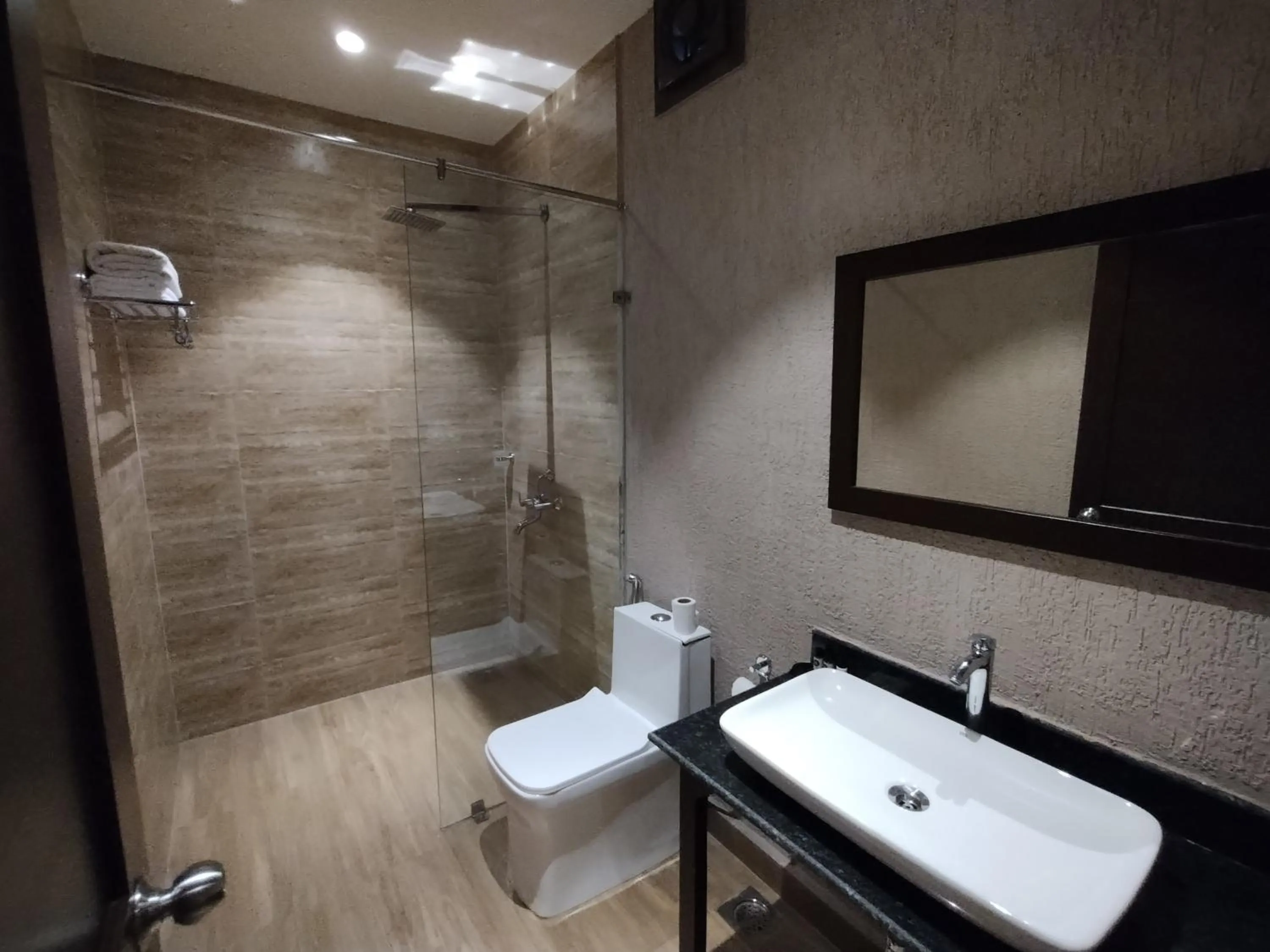 Bathroom in Stone Wood Resort, Mandrem