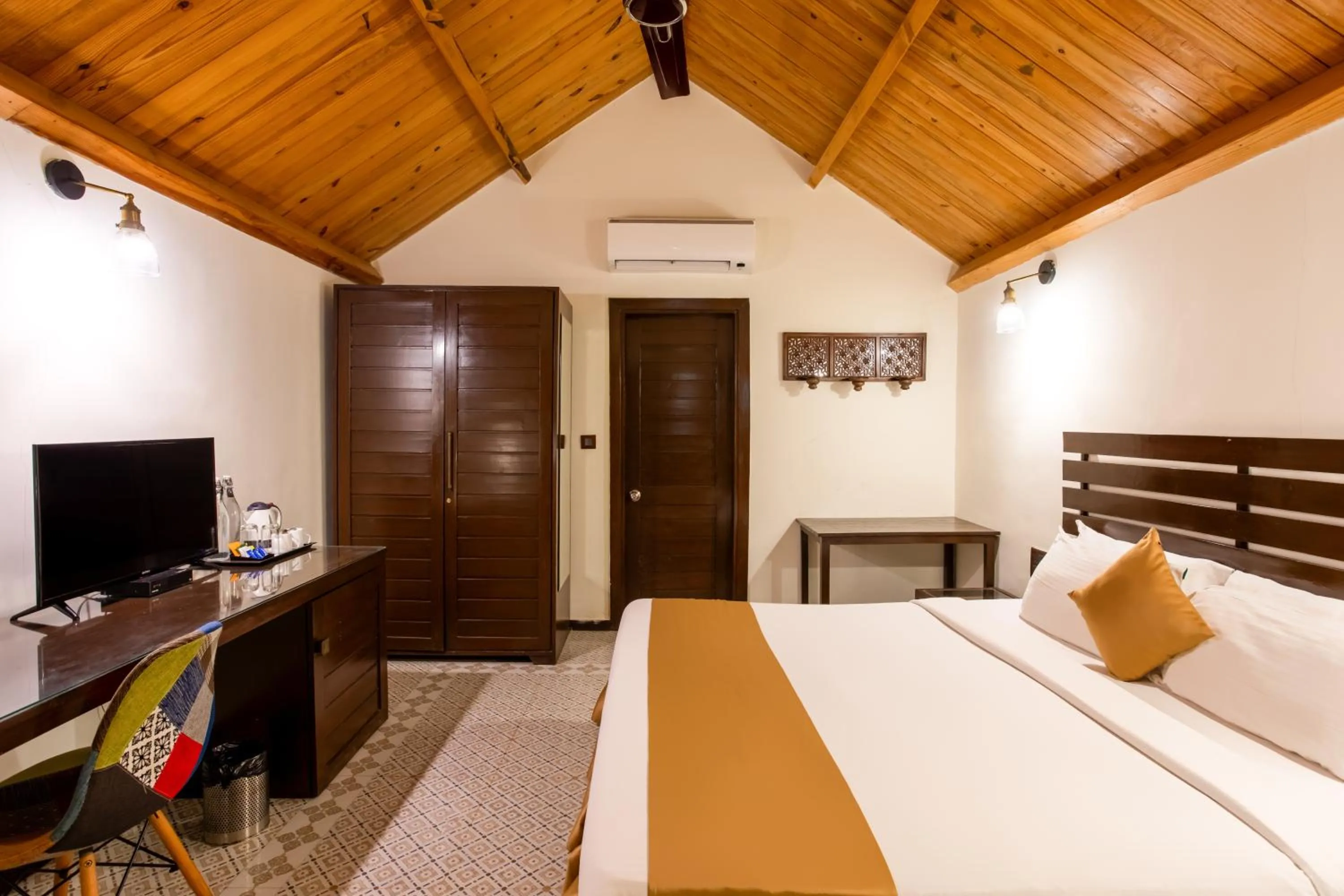 Bed in Stone Wood Resort, Mandrem