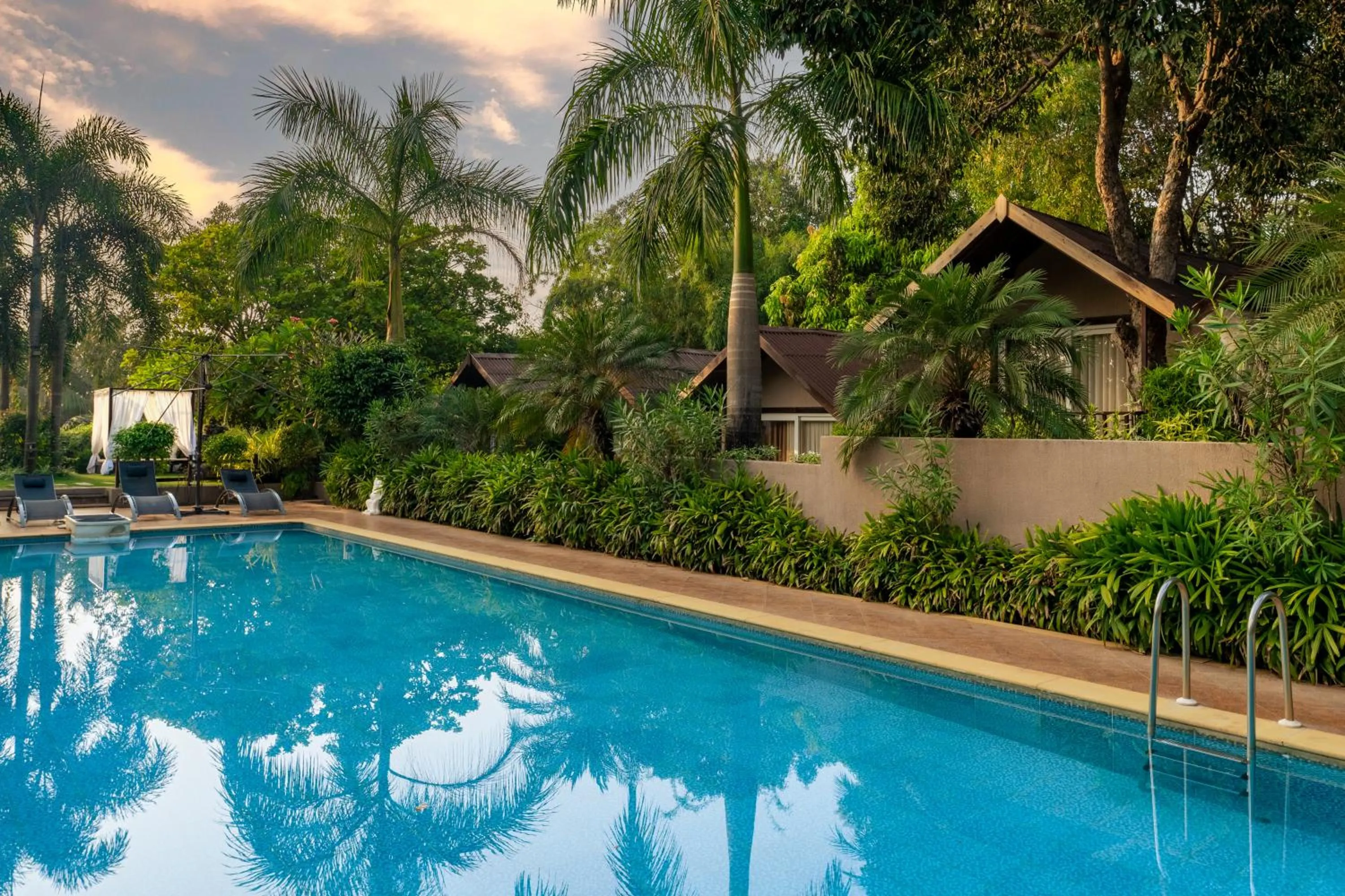 Swimming pool in Stone Wood Resort, Mandrem