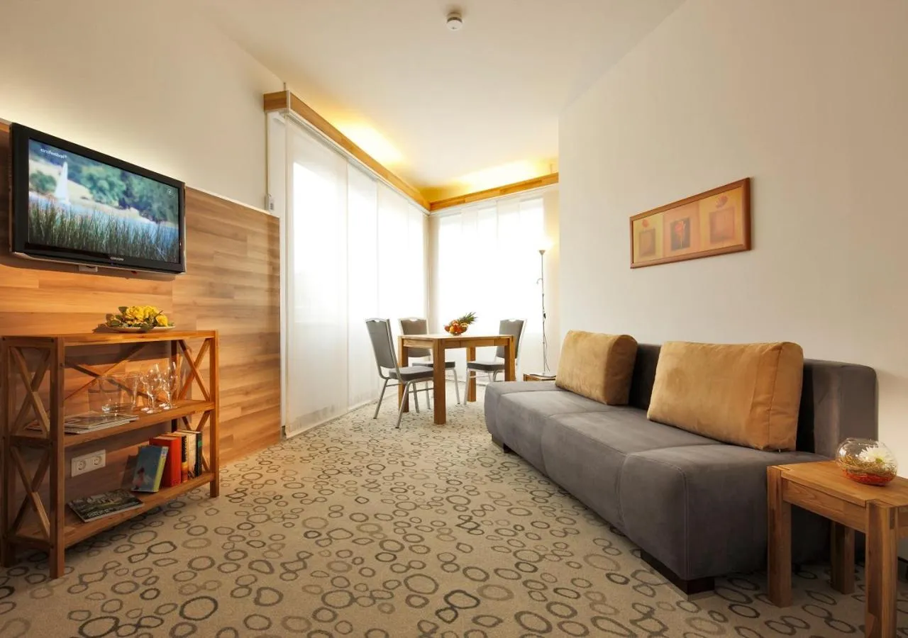 TV and multimedia in Petul Apart Hotel Am Ruhrbogen