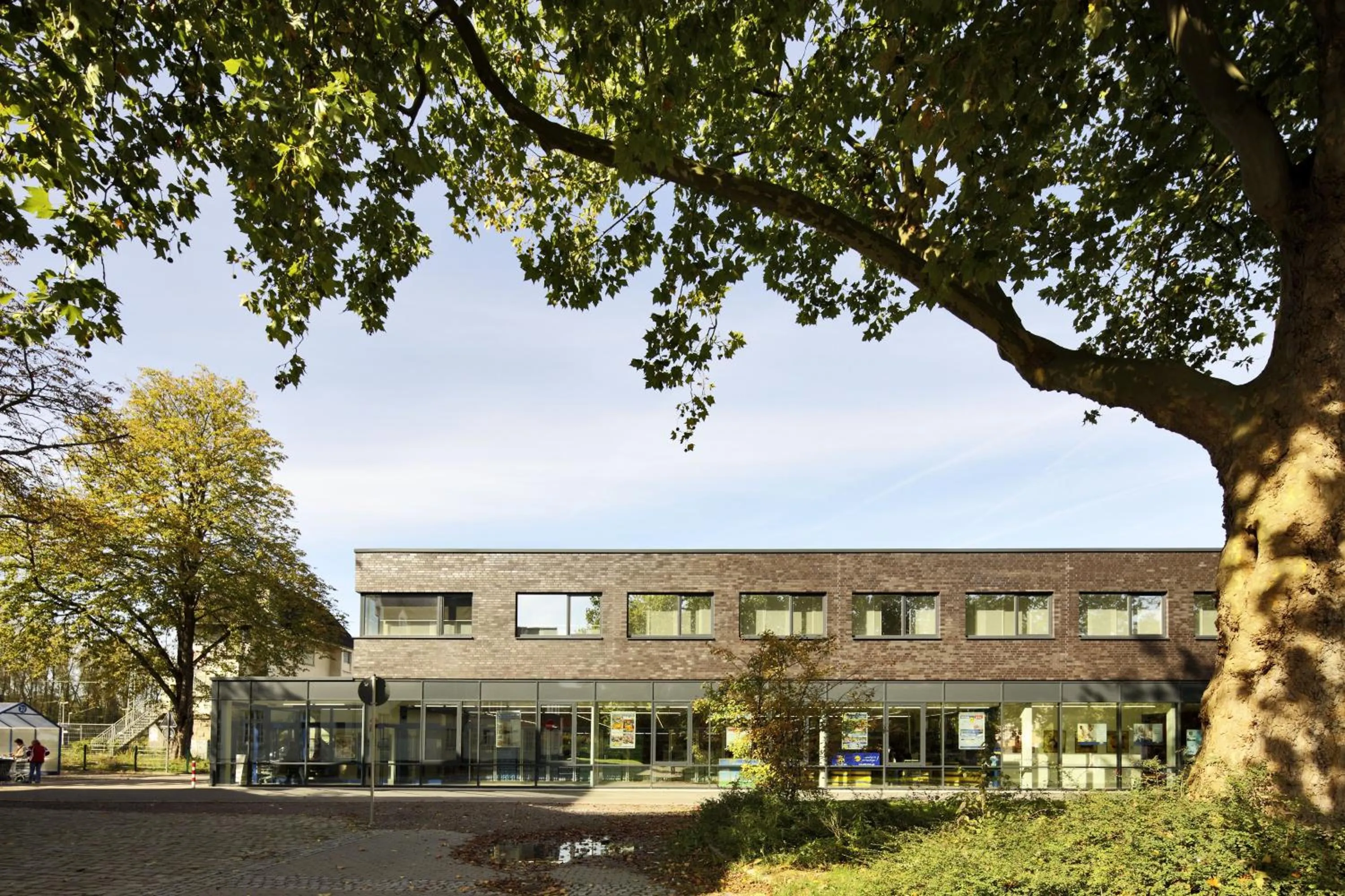 Facade/entrance in Petul Apart Hotel Am Ruhrbogen