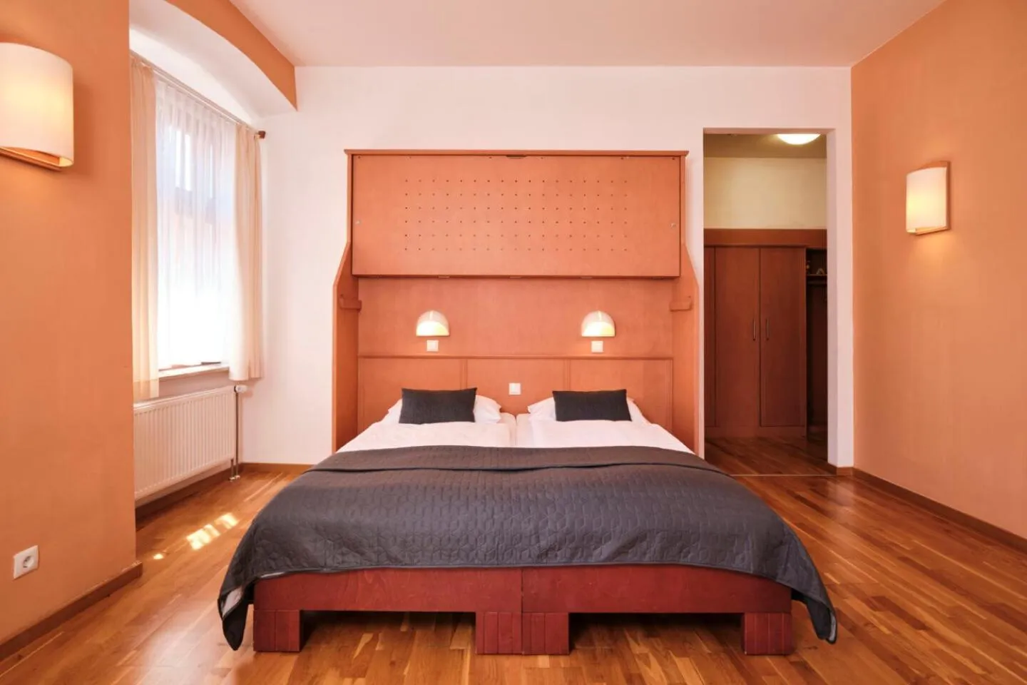 Bed in JUFA Hotel Meersburg am Bodensee