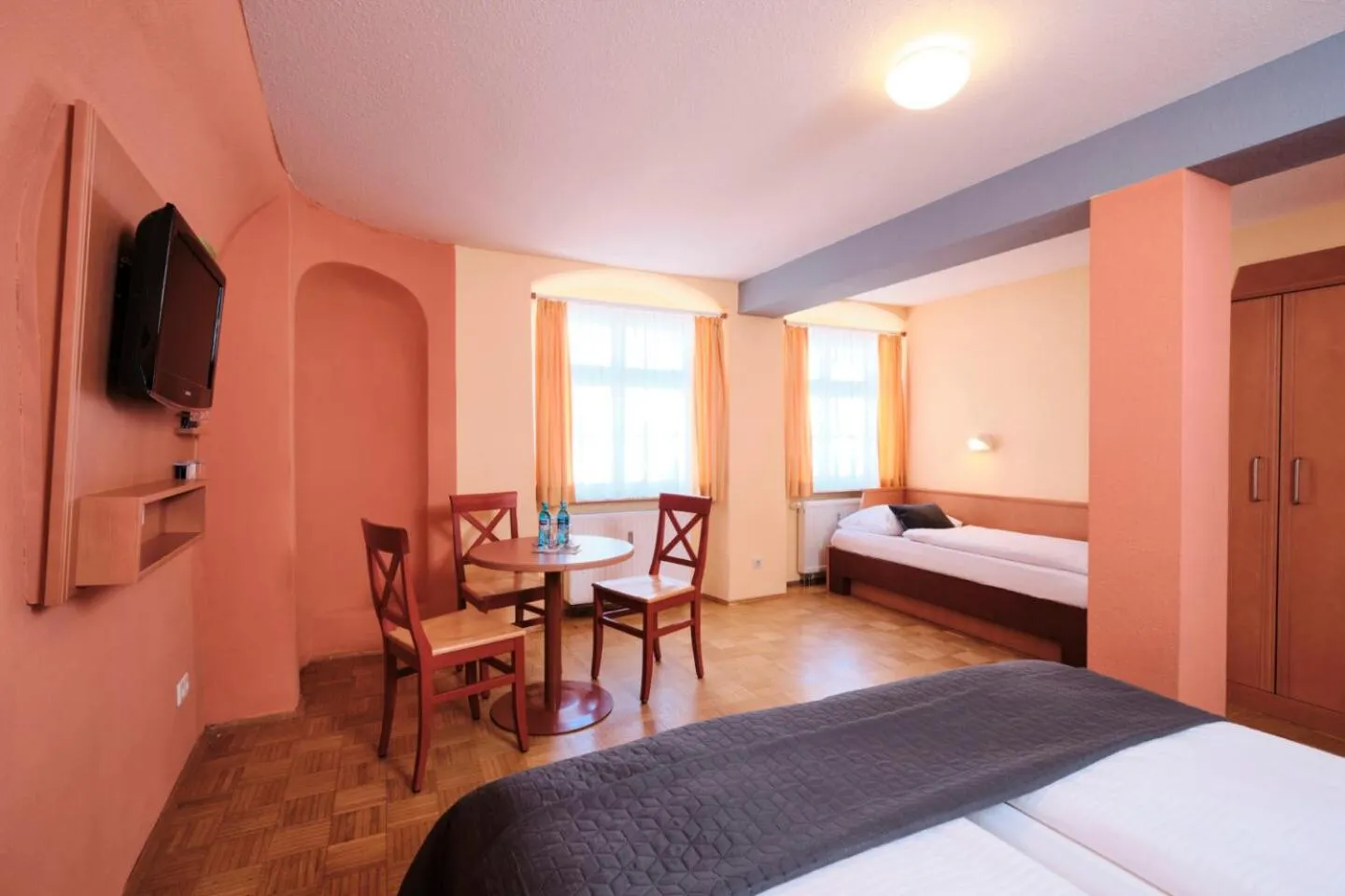 Bed in JUFA Hotel Meersburg am Bodensee