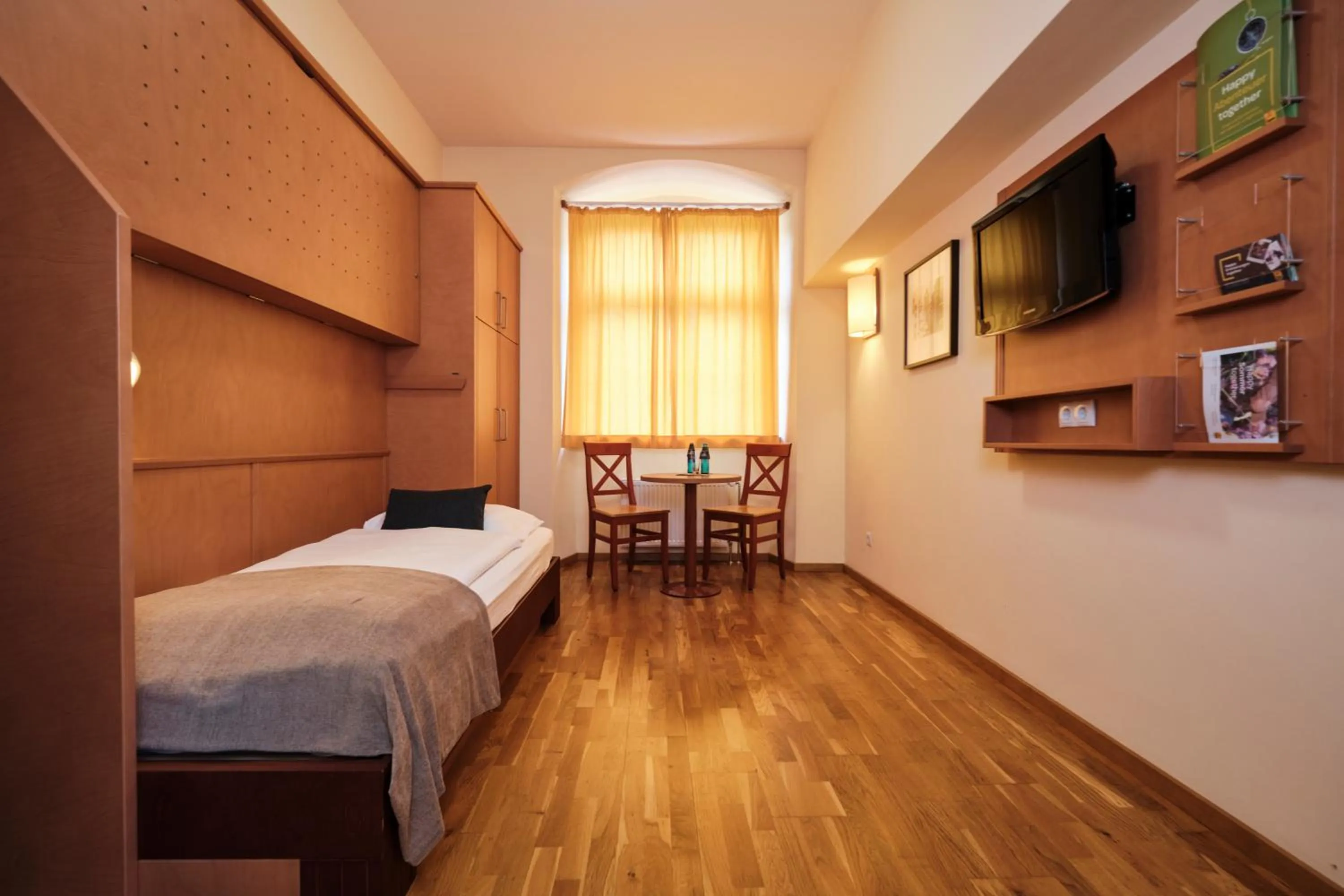 Bed in JUFA Hotel Meersburg am Bodensee