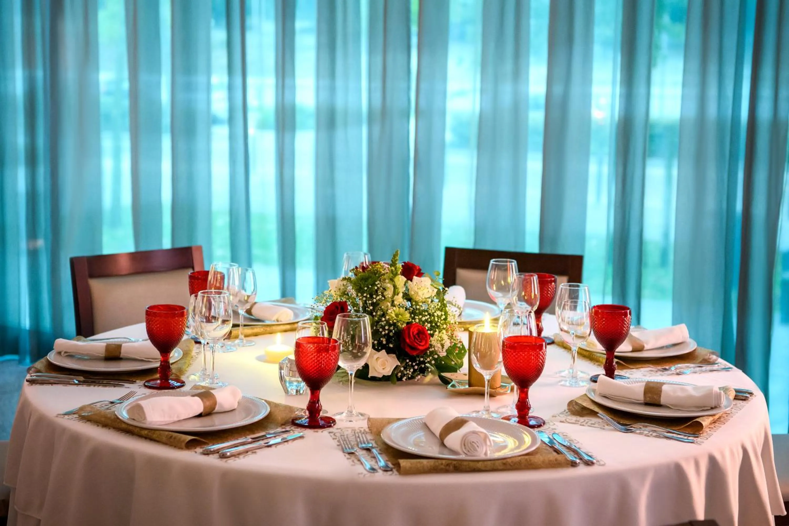 Restaurant/places to eat in Lux Fatima Park - Hotel, Suites & Residence