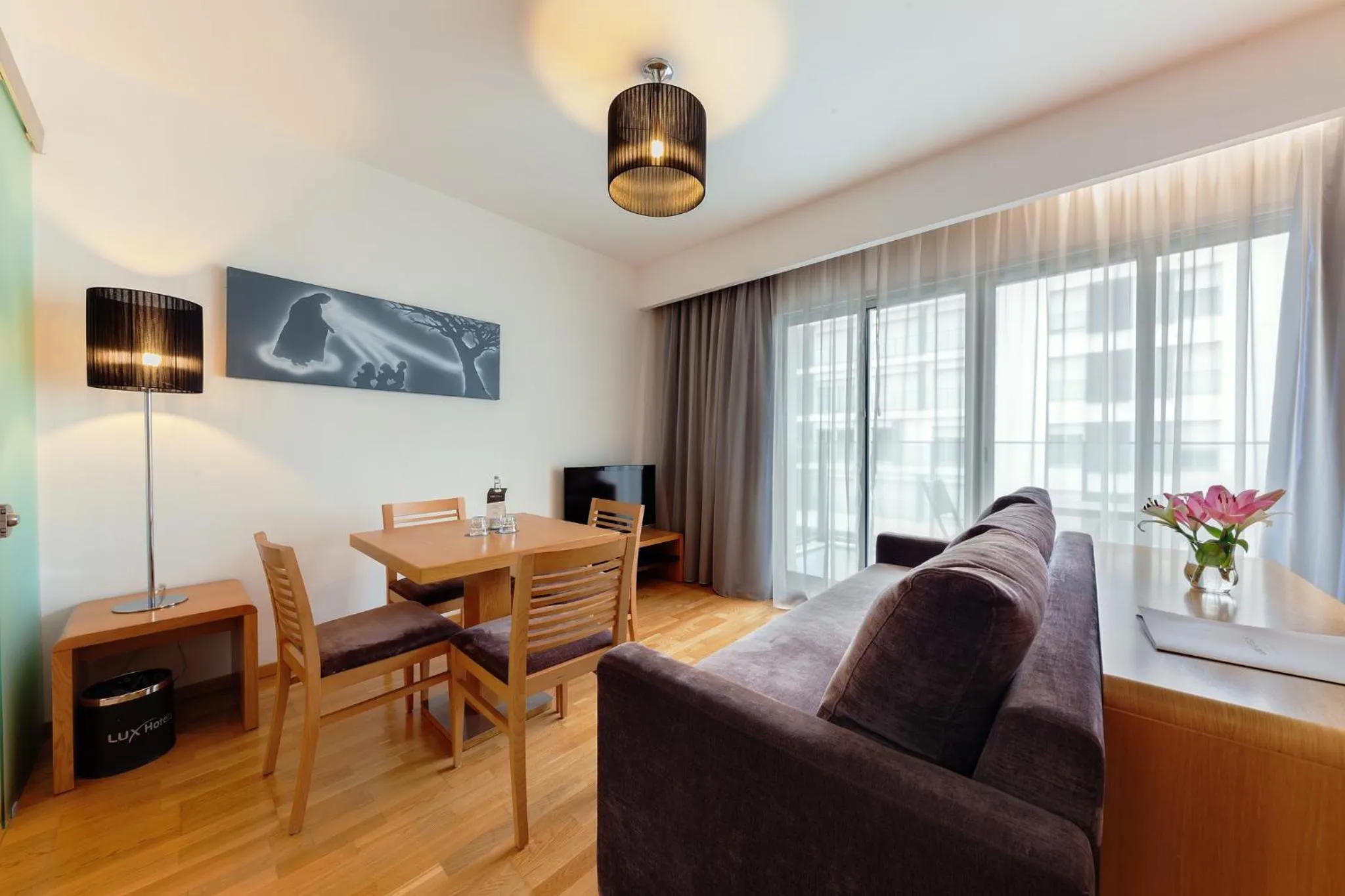 Communal lounge/ TV room in Lux Fatima Park - Hotel, Suites & Residence