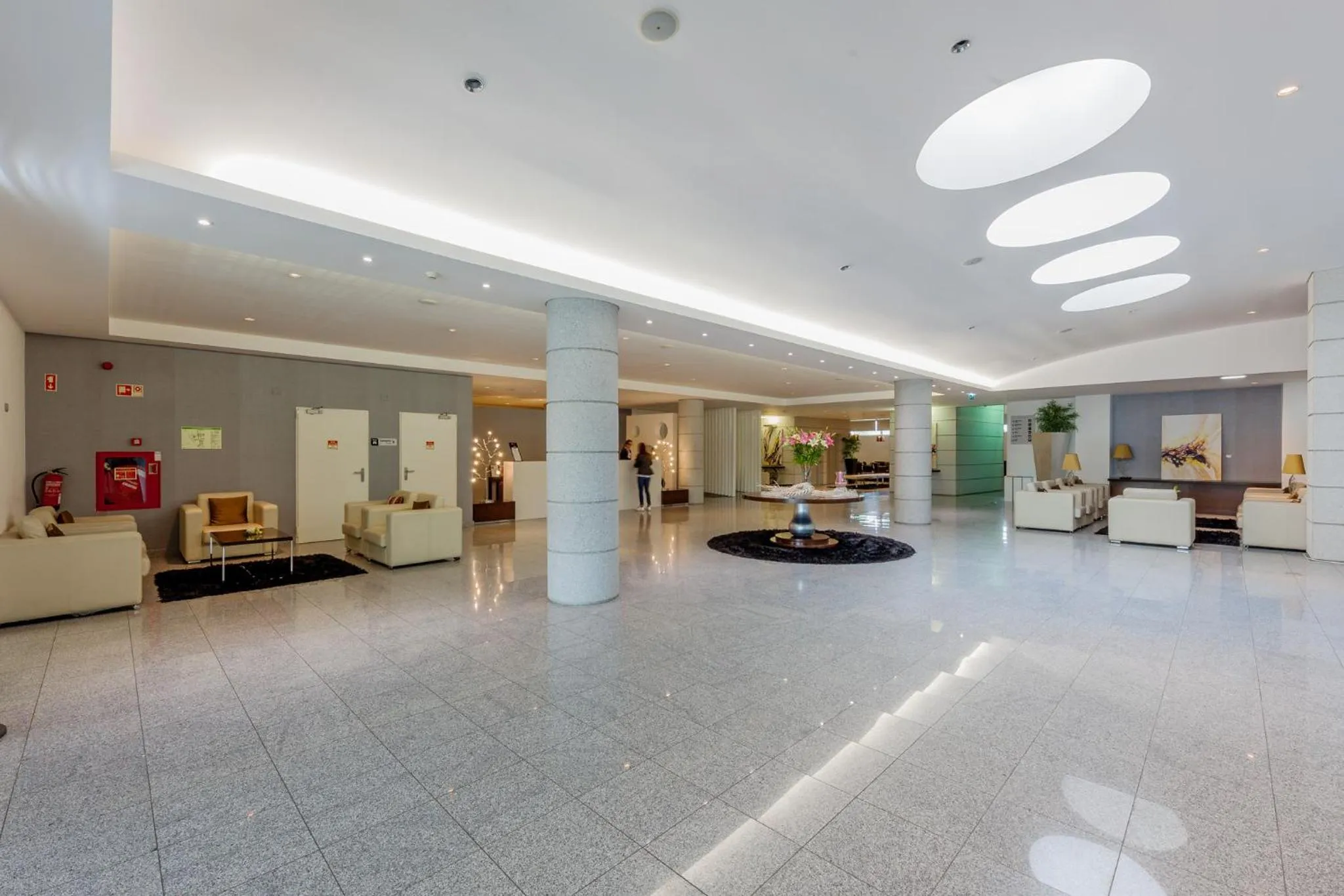 Communal lounge/ TV room in Lux Fatima Park - Hotel, Suites & Residence