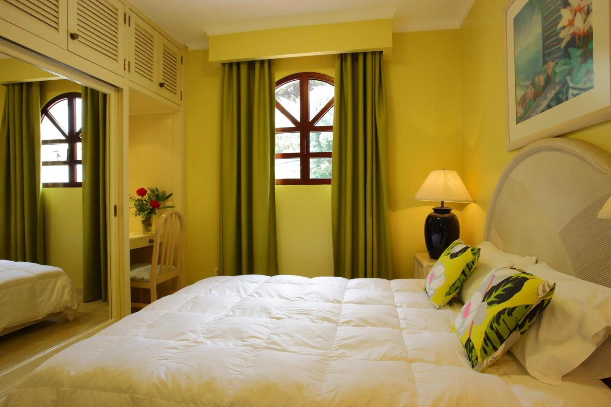 Bedroom, Bed in Canico Bay Apartments