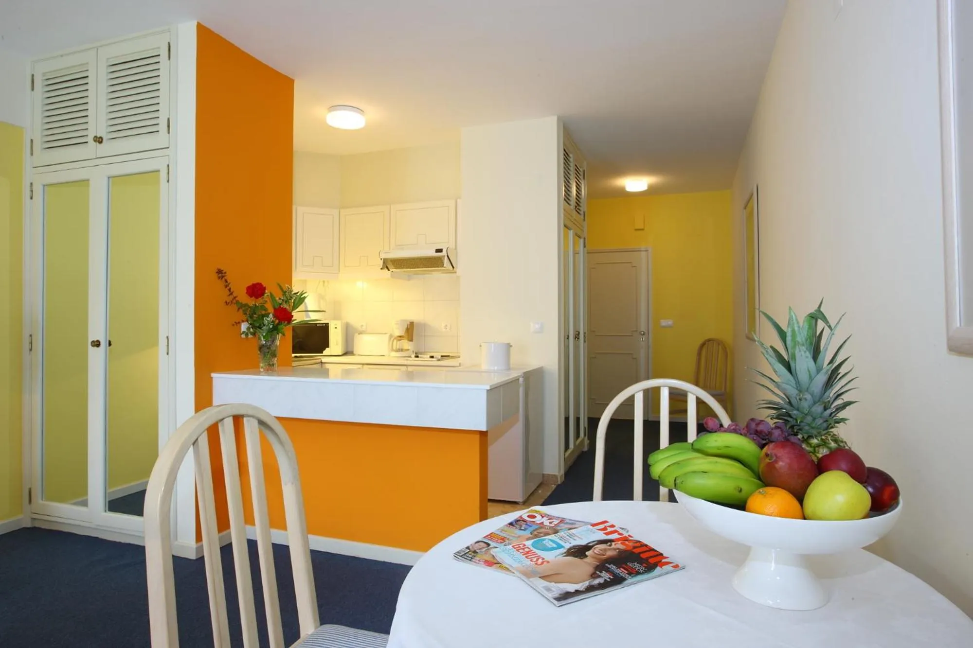 Kitchen or kitchenette in Canico Bay Apartments